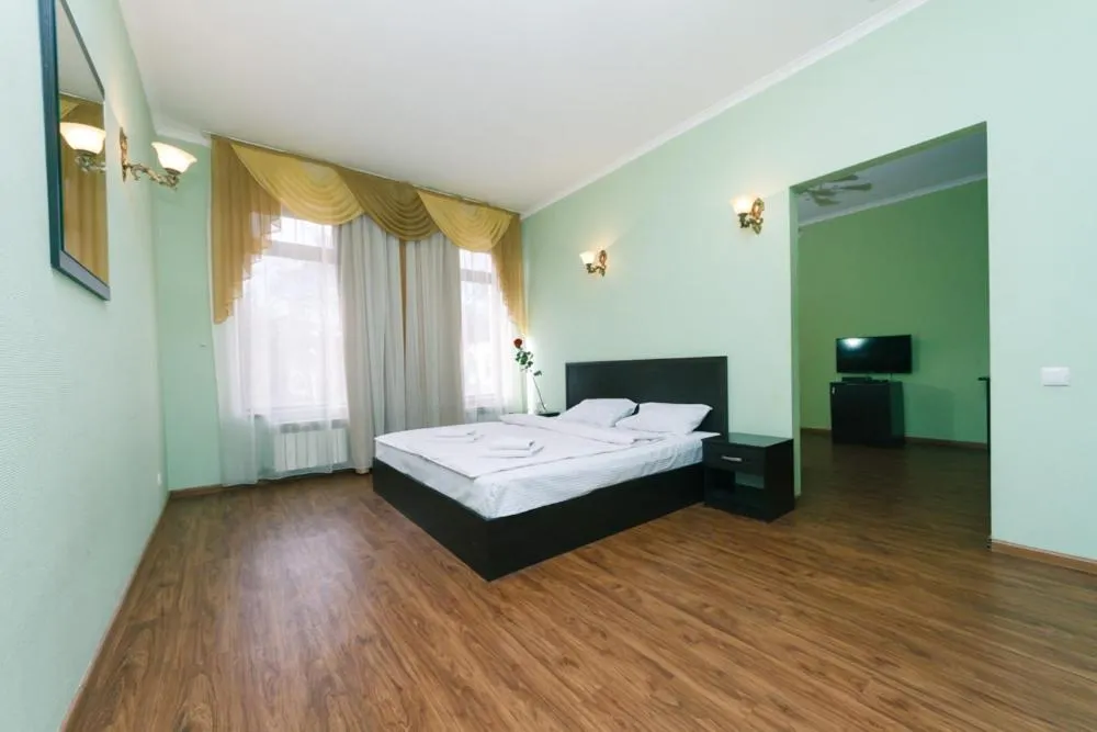 Bed in Mango