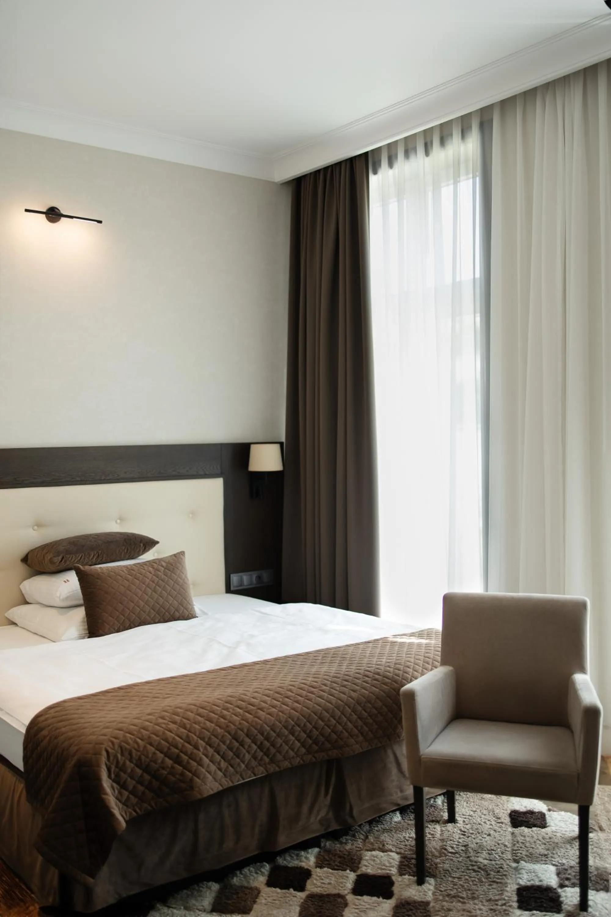 Bed in Red Baron Hotel & Restaurant