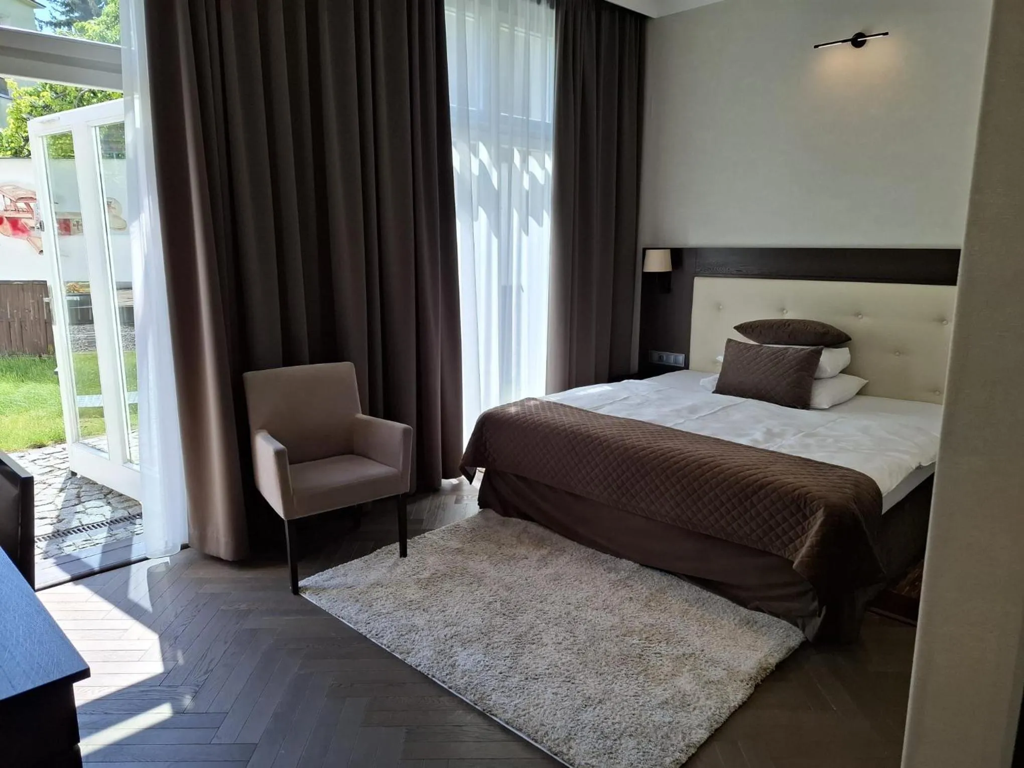 Bed in Red Baron Hotel & Restaurant