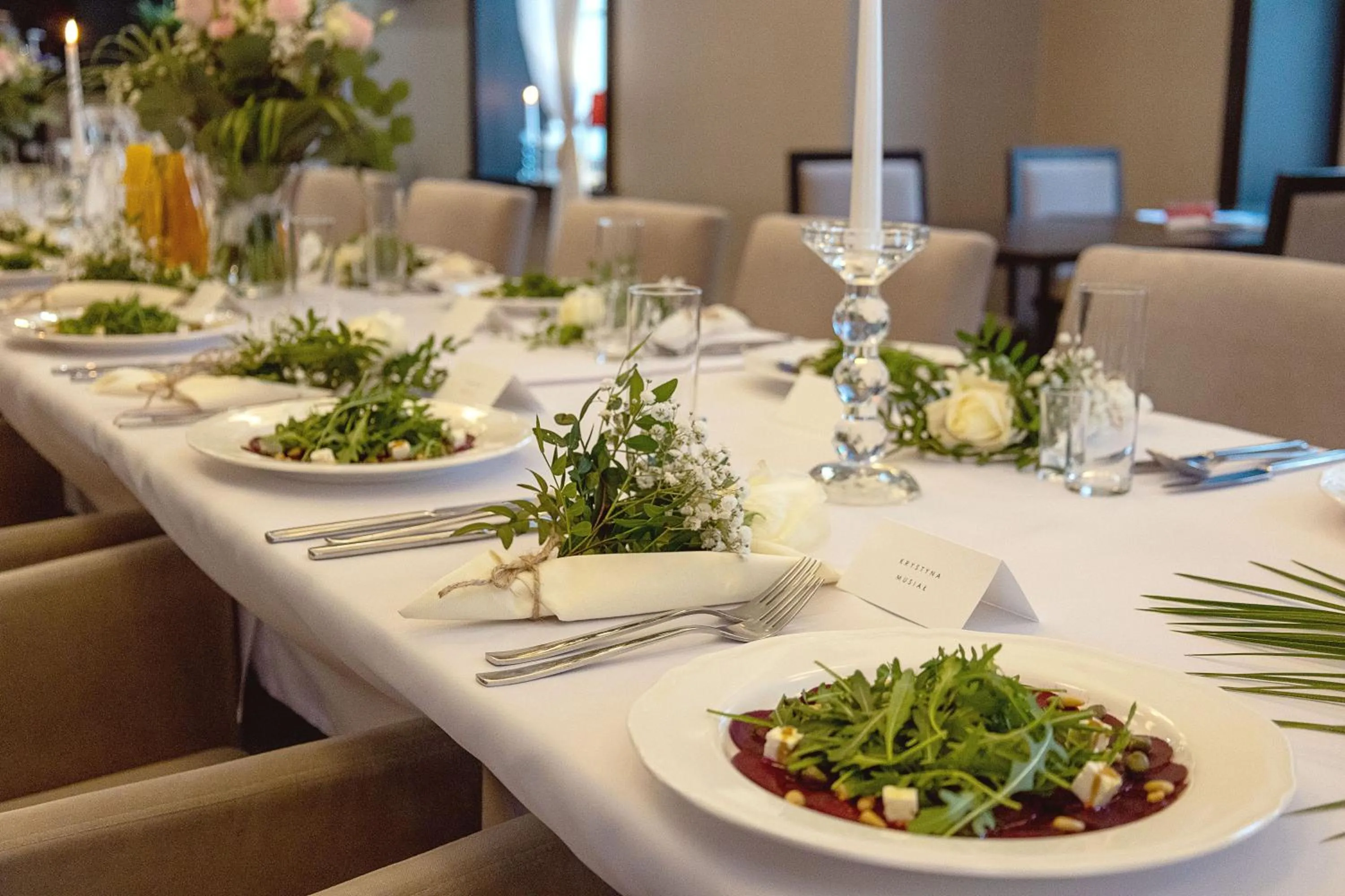 Restaurant/places to eat in Red Baron Hotel & Restaurant