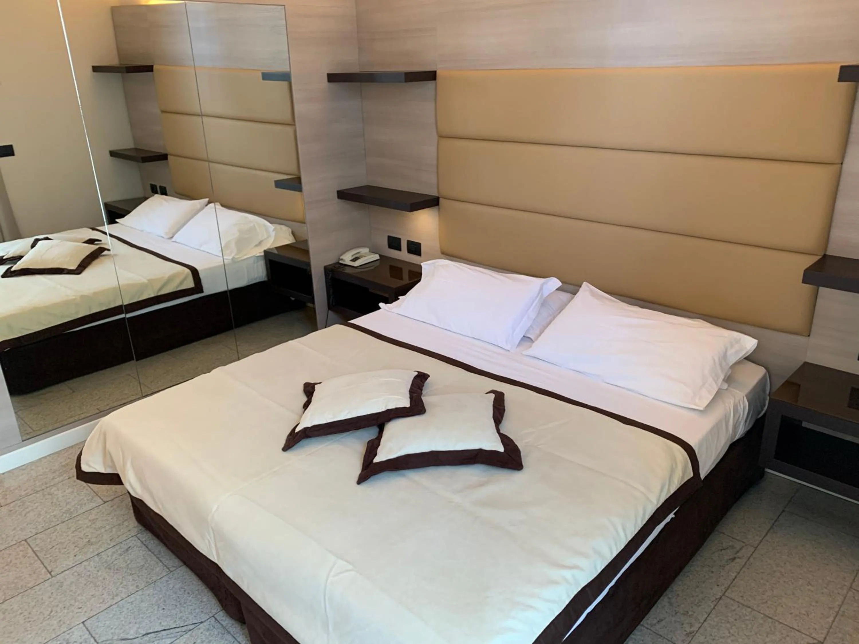 Bed in Hotel San Carlo