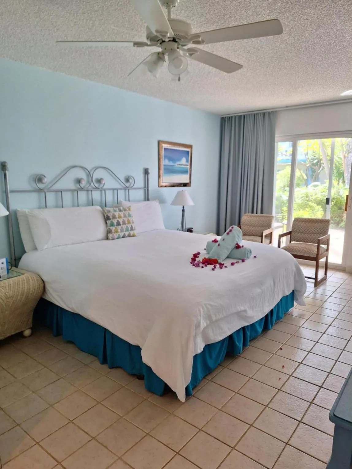 Property building, Bed in Sibonne Beach Hotel