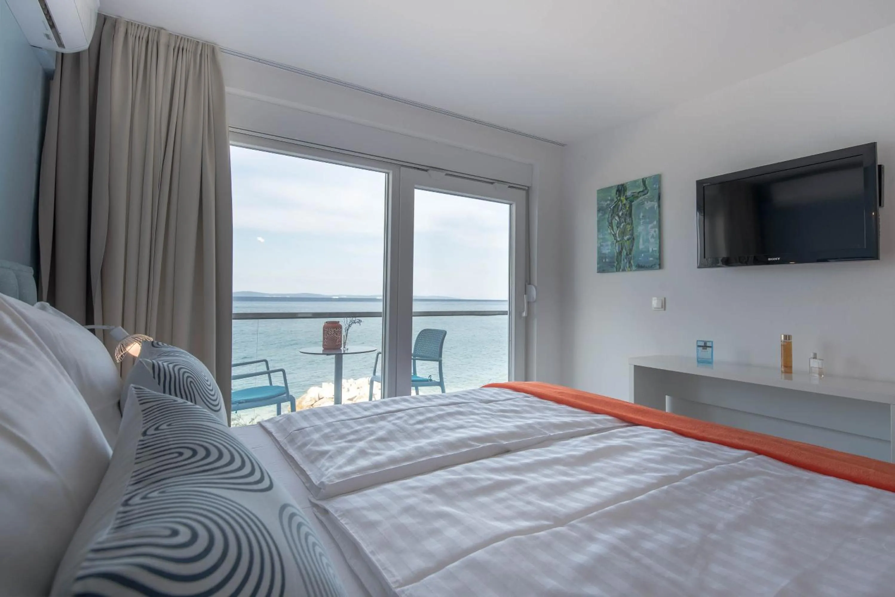Bedroom, Bed in Beachfront Apartments Zanic