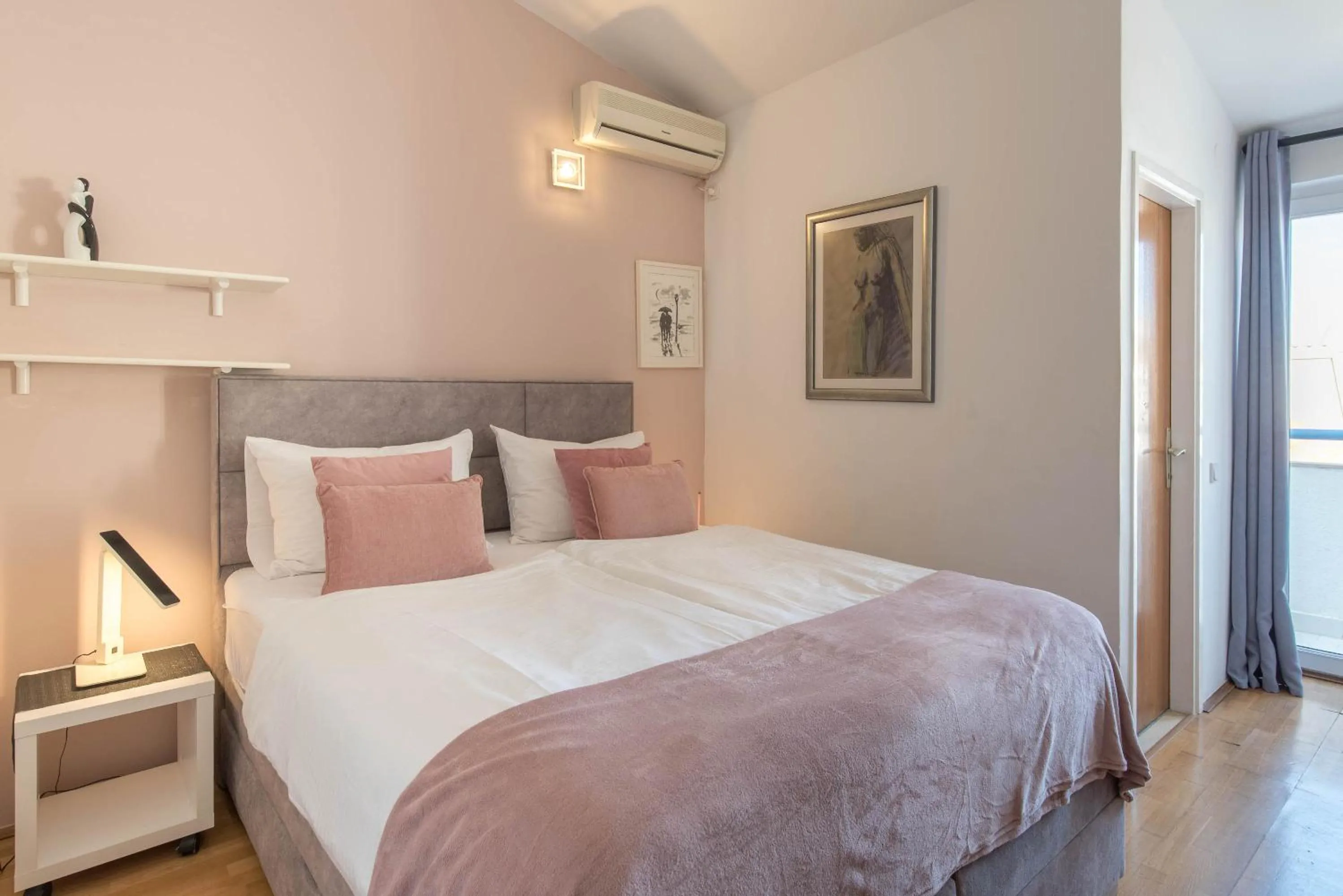 Bedroom, Bed in Beachfront Apartments Zanic