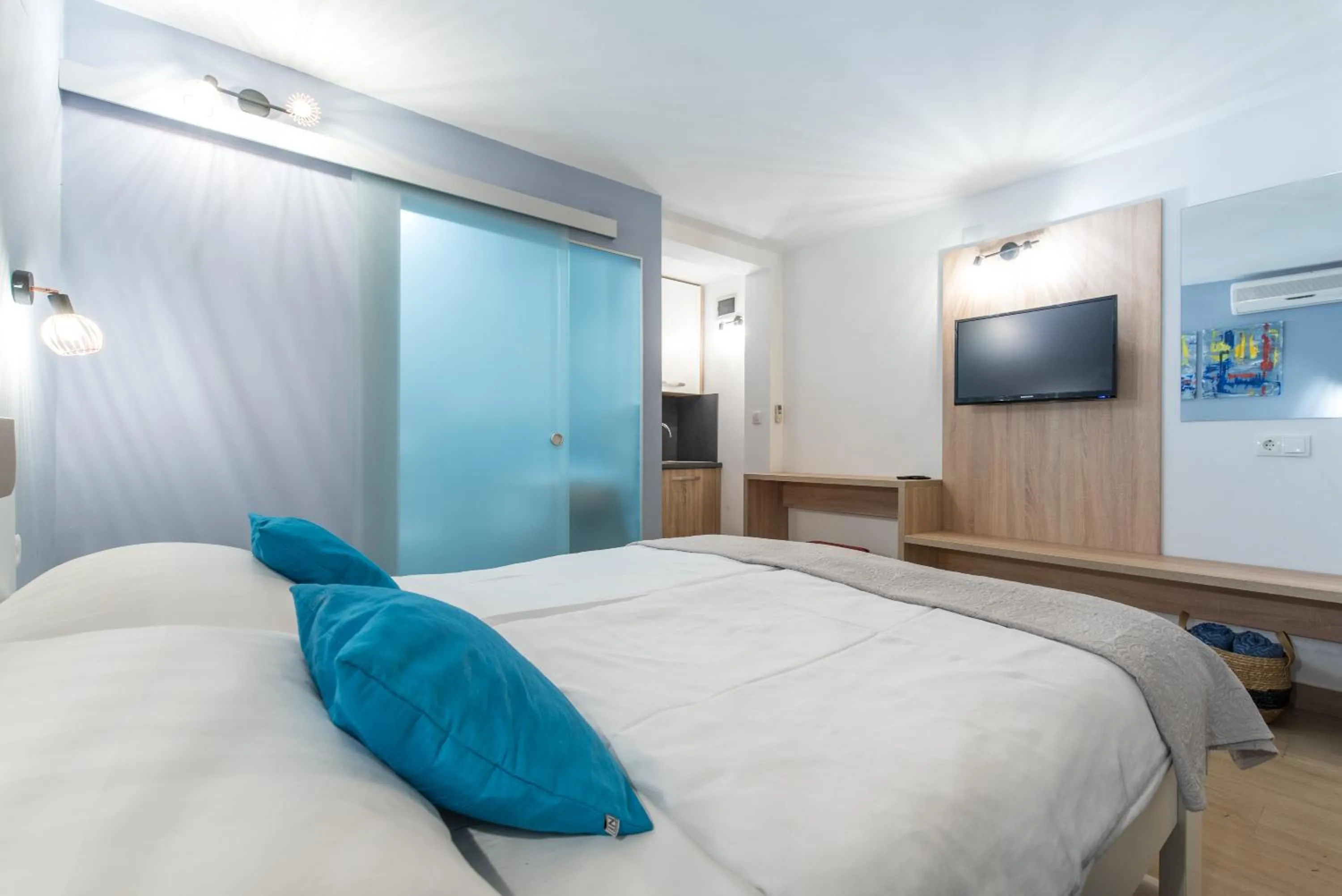 Bed in Beachfront Apartments Zanic