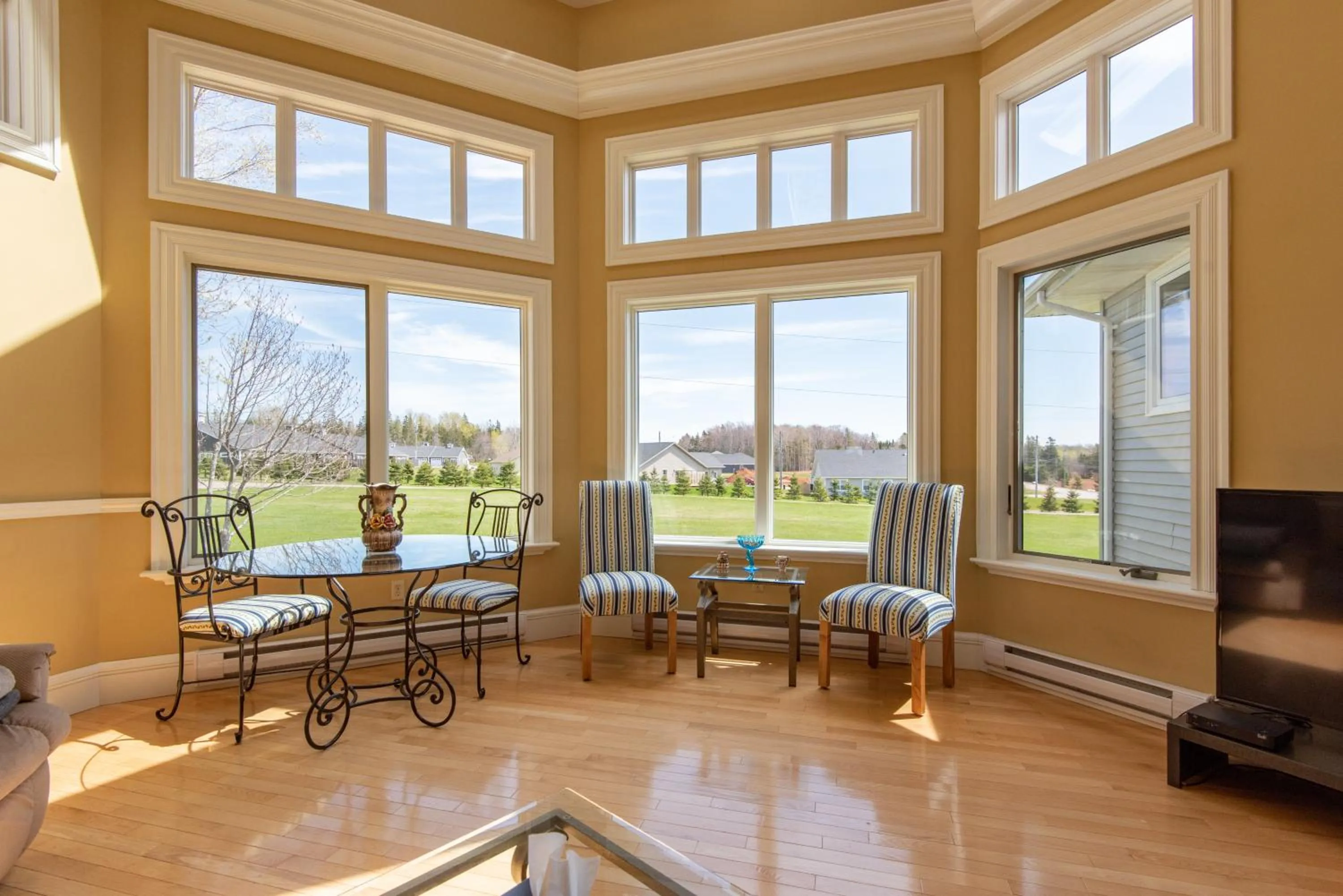 Communal lounge/ TV room in Chez Nous