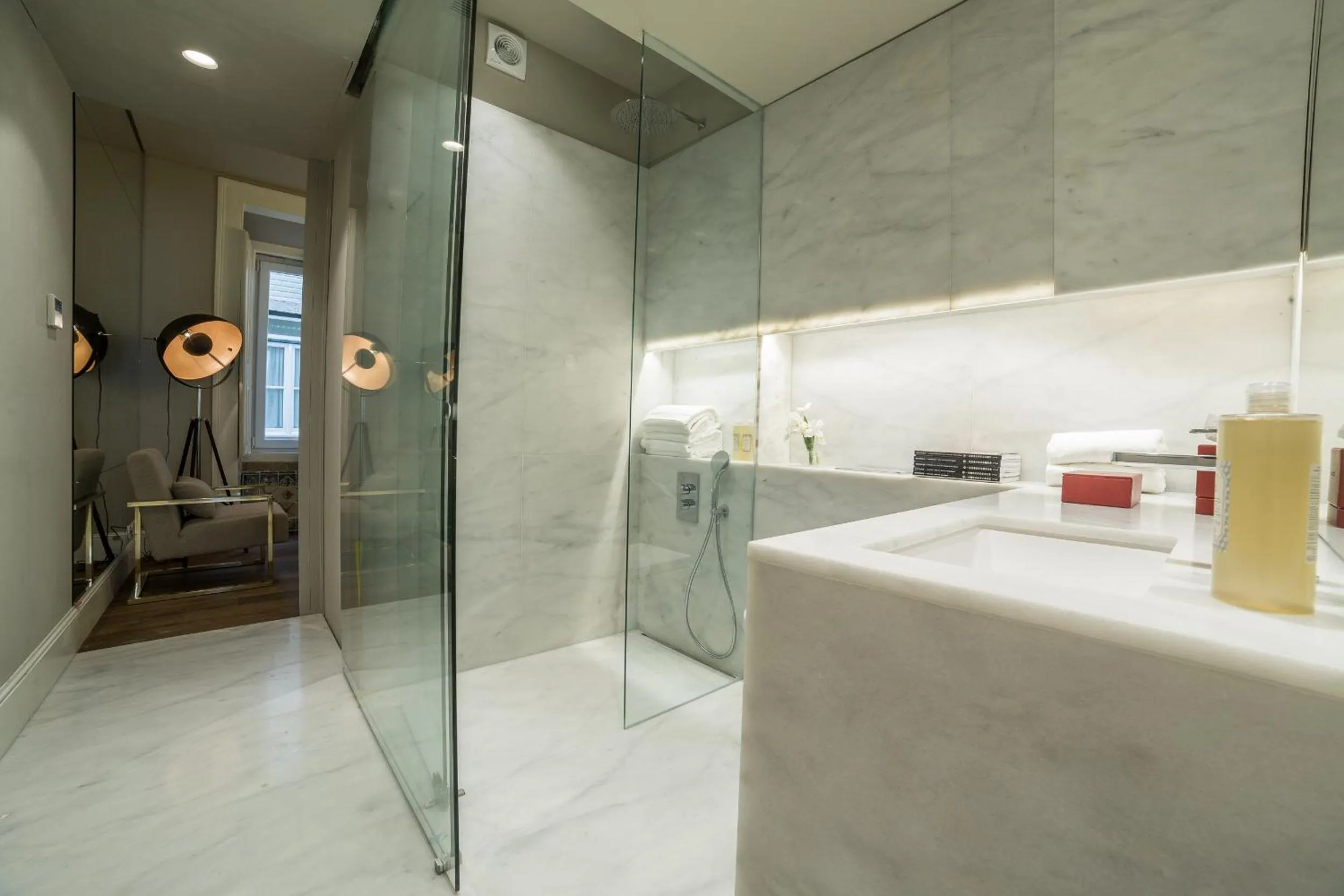 Bathroom in Dare Lisbon House