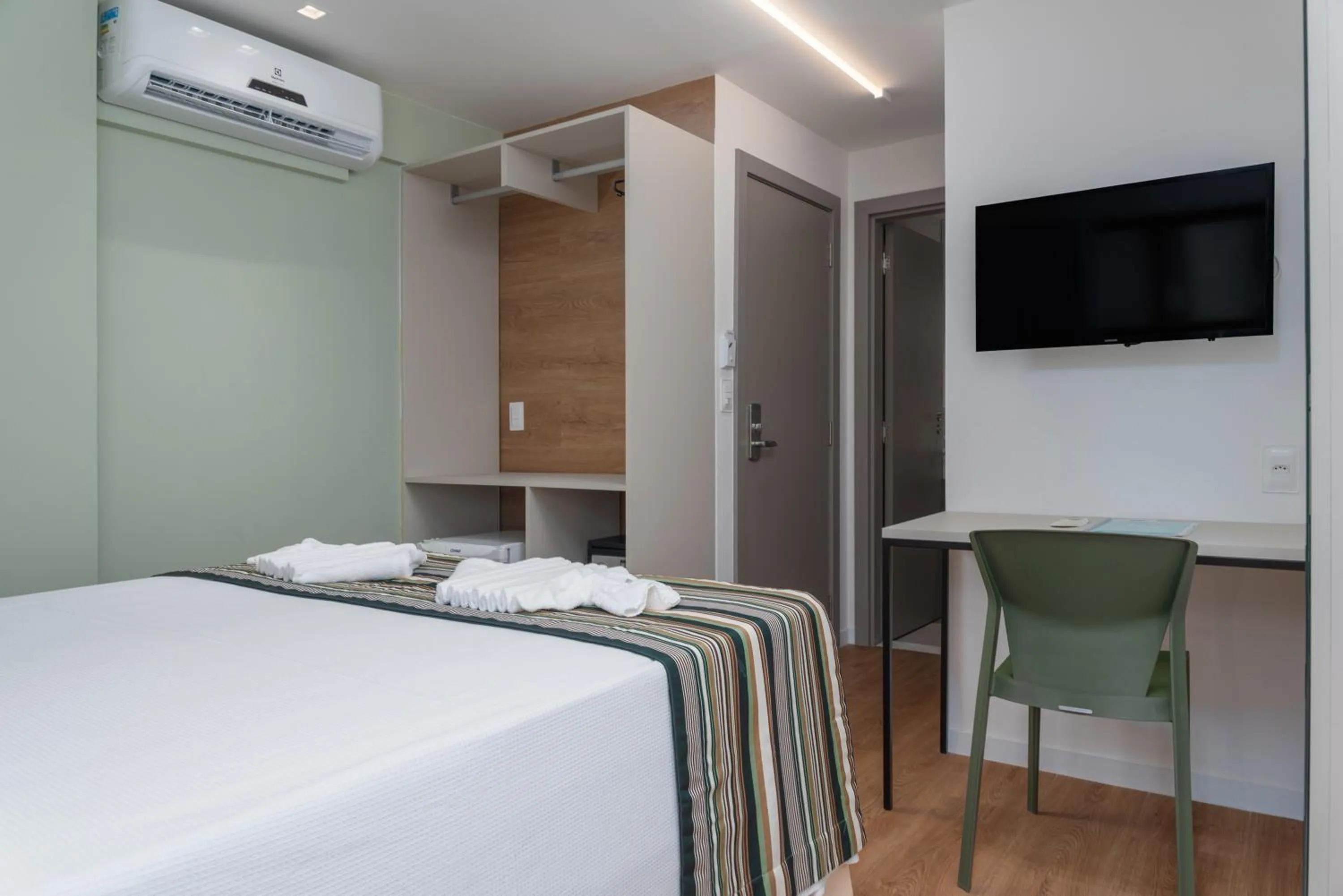 Bed in Vistamar Hotel