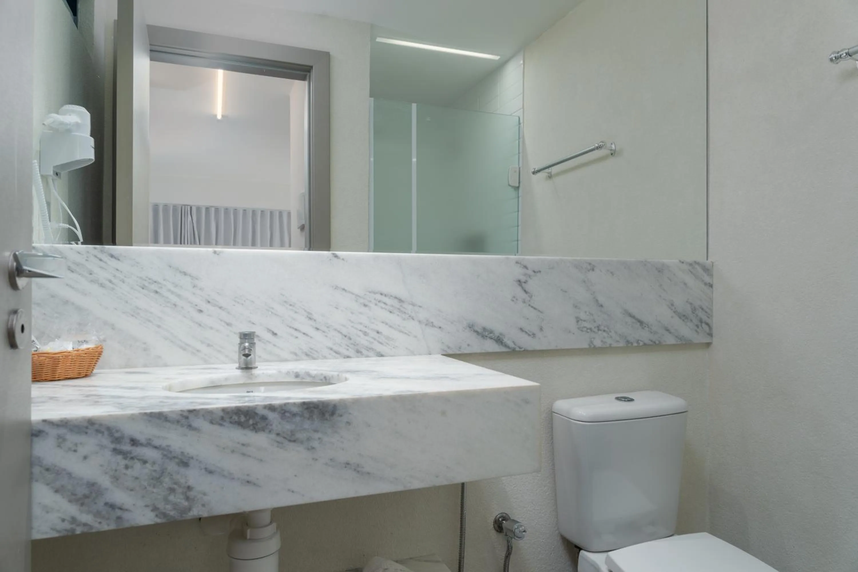 Bathroom in Vistamar Hotel