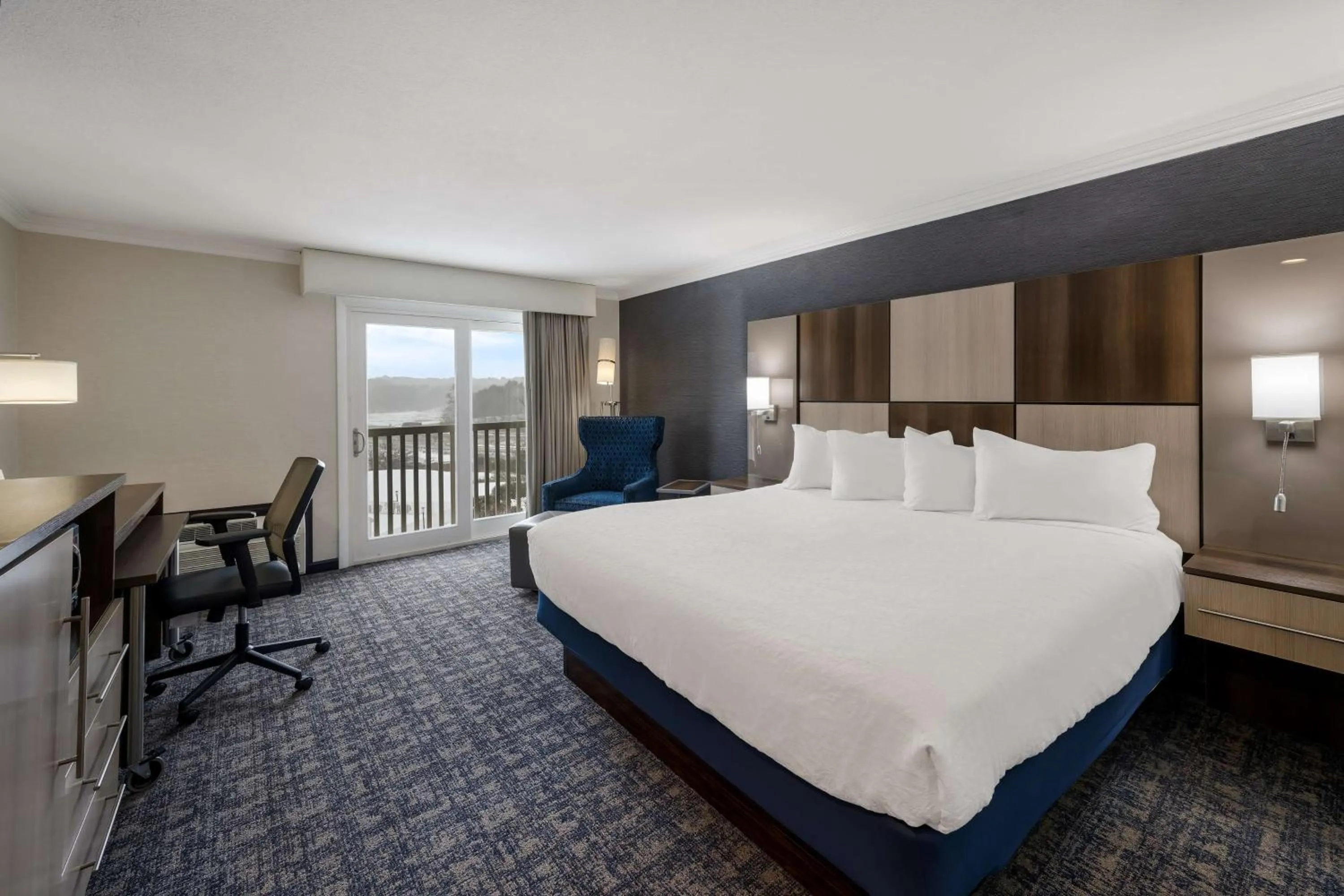 Bedroom, Bed in Best Western - Freeport Inn