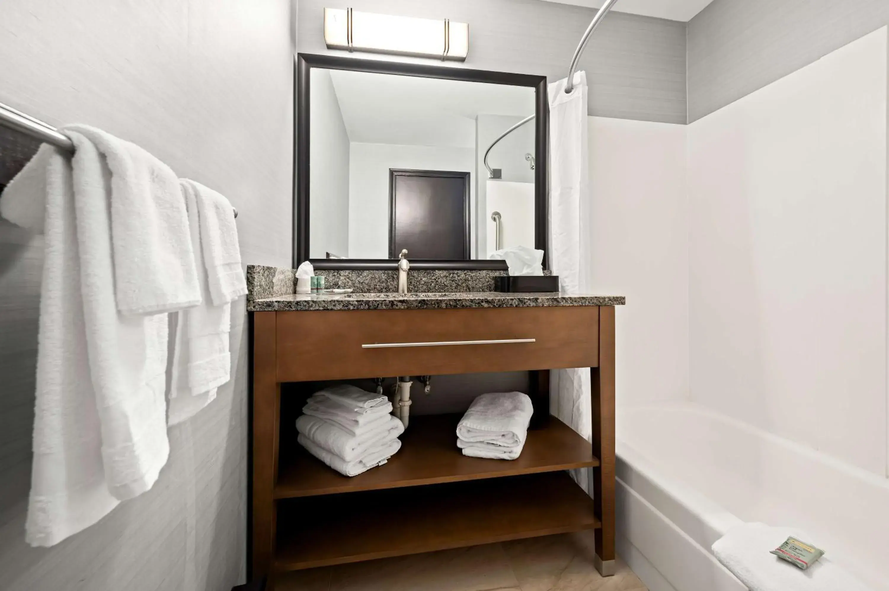 Bedroom in Best Western - Freeport Inn Bedroom in Best Western - Freeport Inn