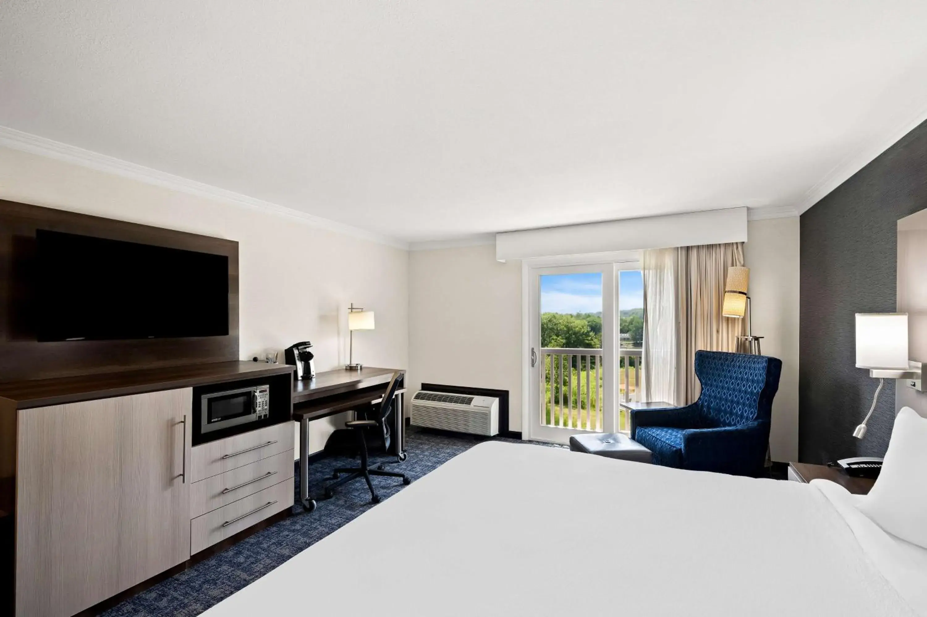 Bedroom, Bed in Best Western - Freeport Inn Bedroom, Bed in Best Western - Freeport Inn