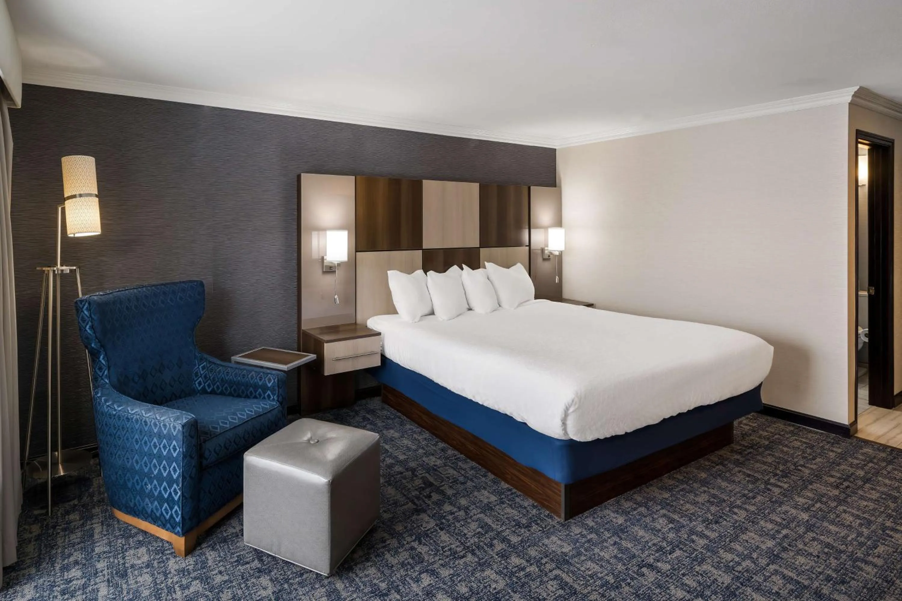 Bedroom, Bed in Best Western - Freeport Inn