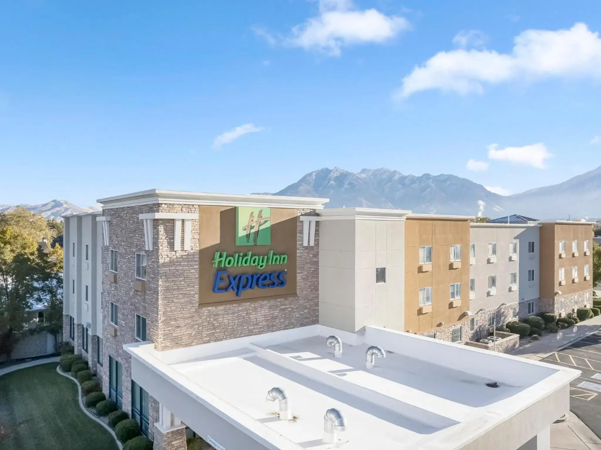 Property building in Holiday Inn Express Salt Lake City South - Midvale by IHG Property building in Holiday Inn Express Salt Lake City South - Midvale by IHG