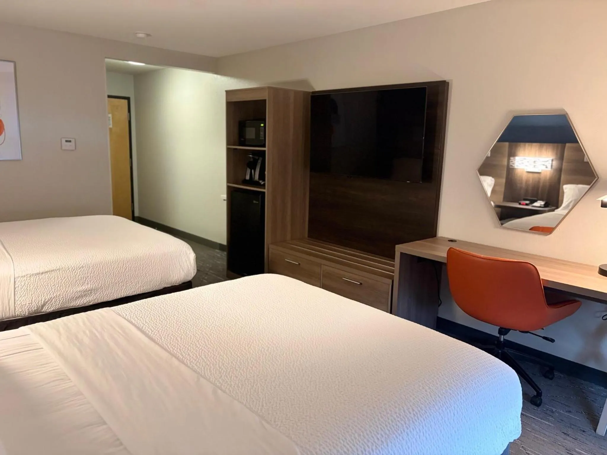 Photo of the whole room, Bed in Holiday Inn Express - Cortland by IHG