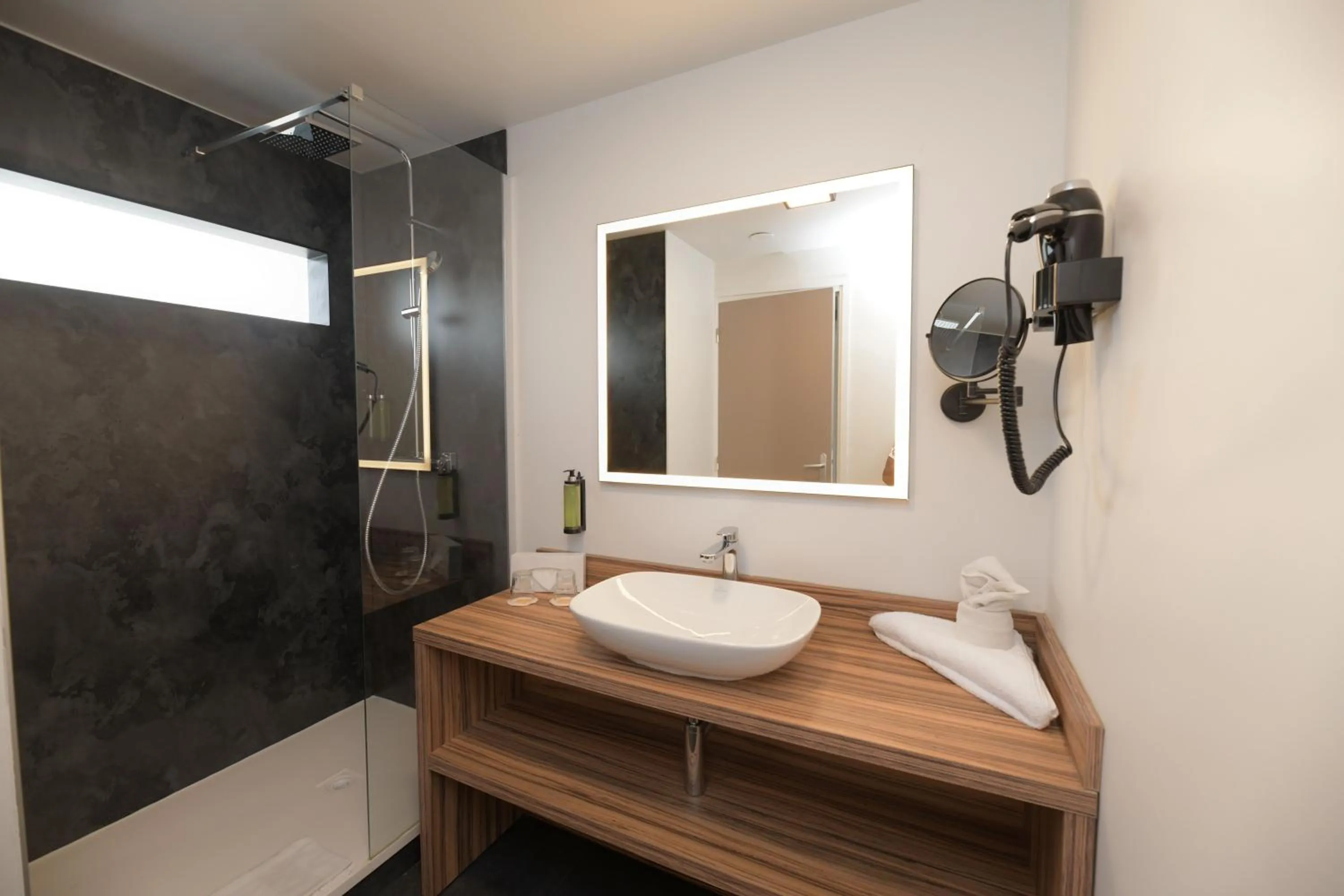 Shower in Carayou Hotel & Spa