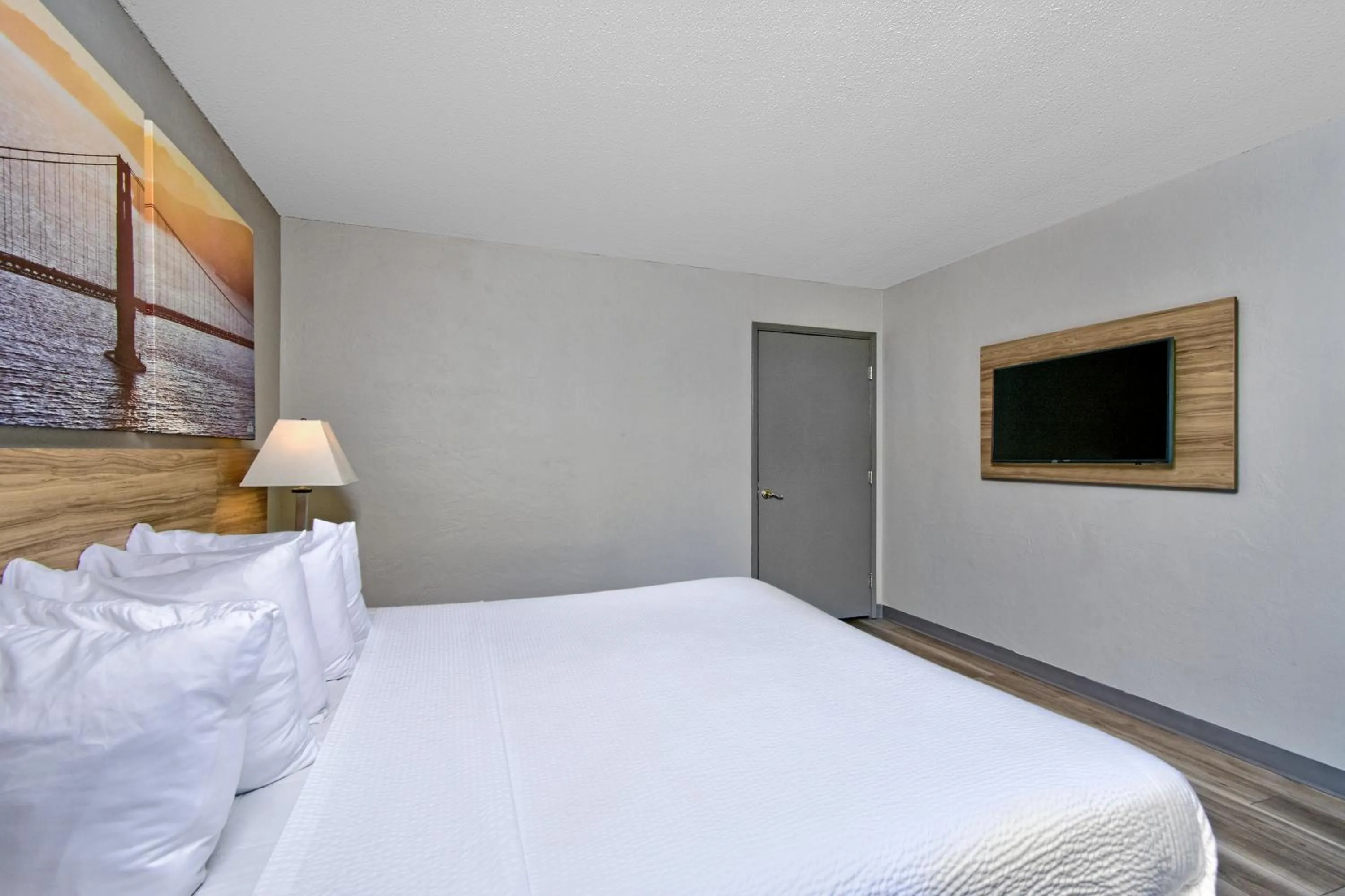 Bed in Days Inn by Wyndham Novato/San Francisco
