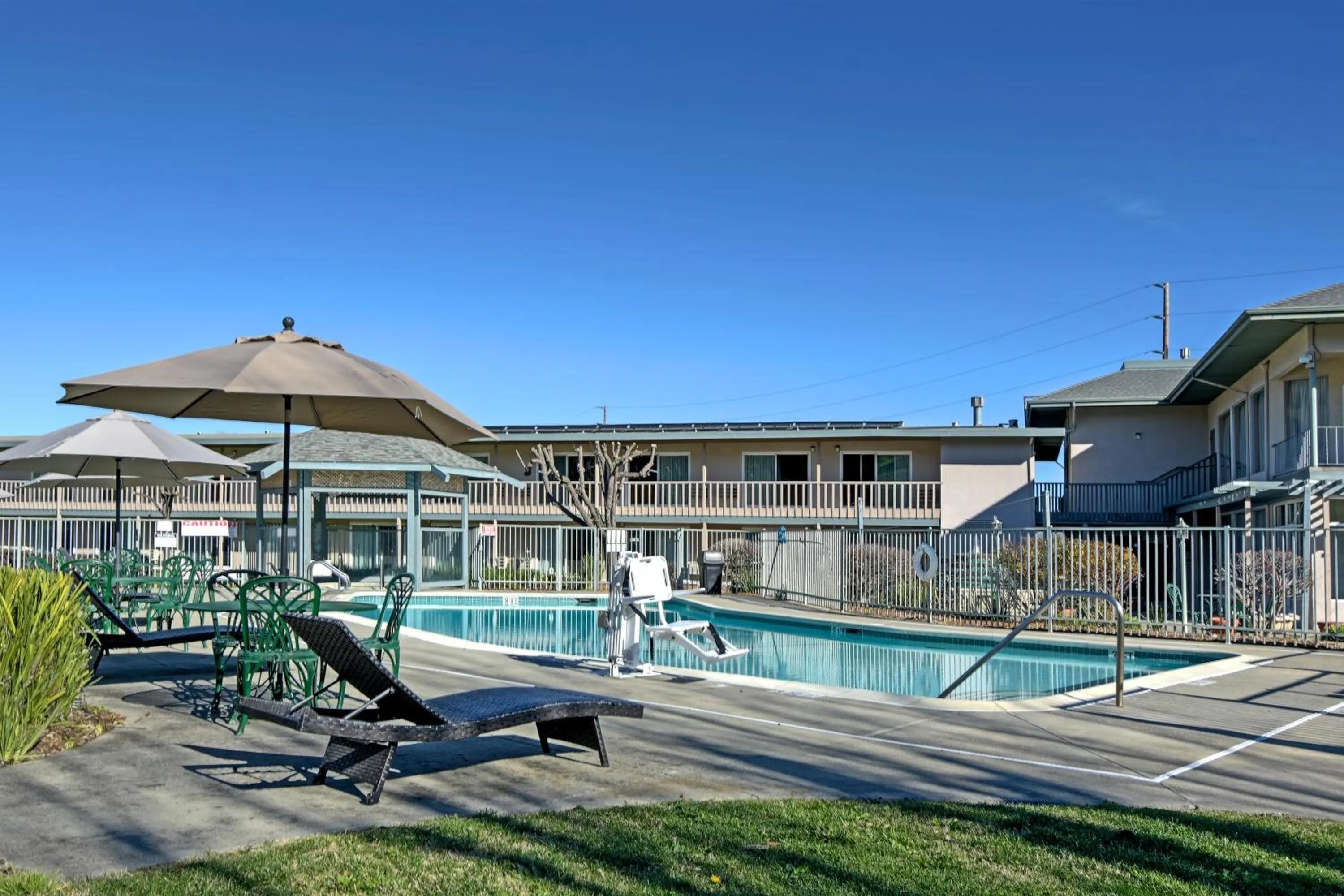 Swimming pool in Days Inn by Wyndham Novato/San Francisco