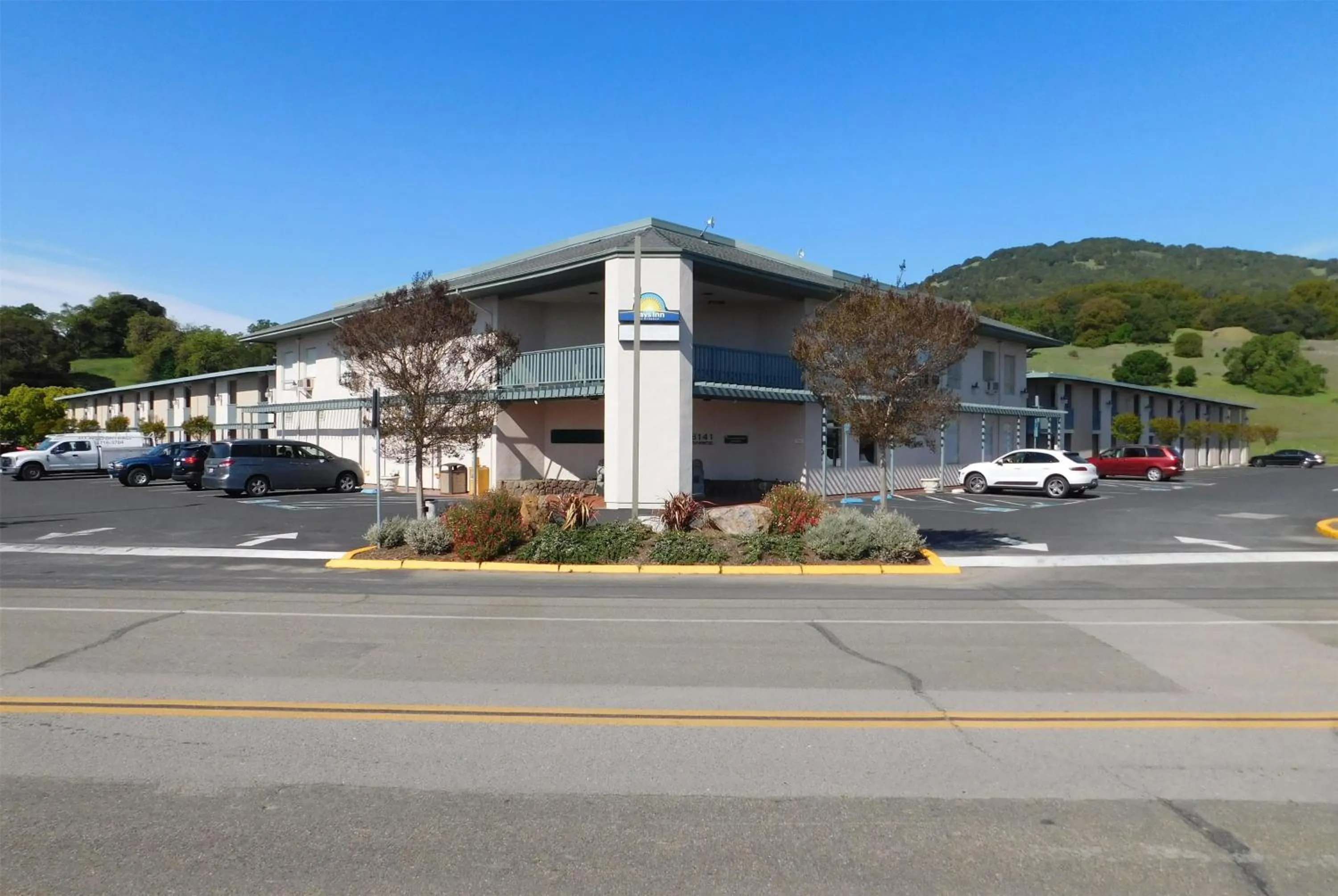 Property building in Days Inn by Wyndham Novato/San Francisco