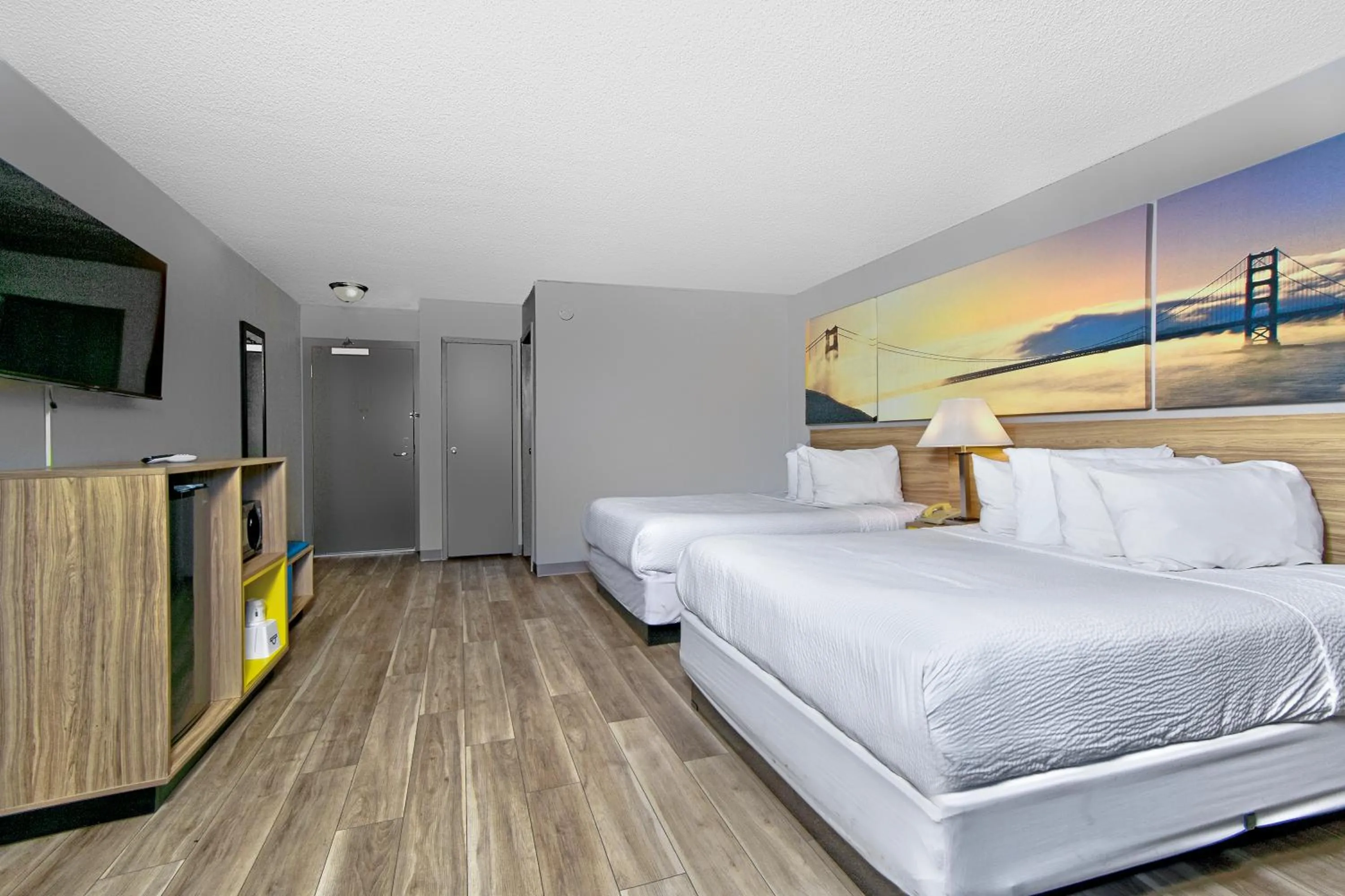 Bed in Days Inn by Wyndham Novato/San Francisco