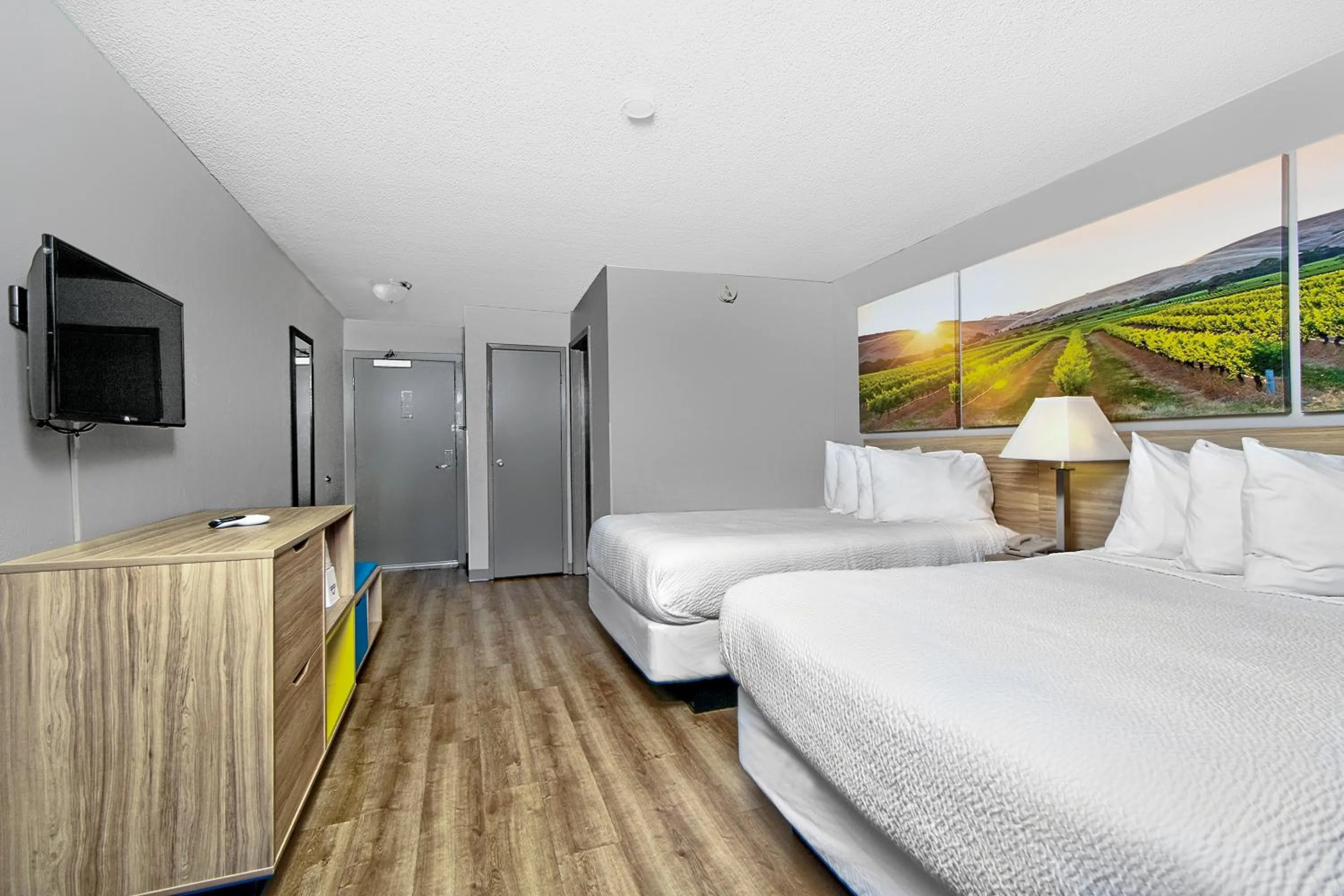 Bed in Days Inn by Wyndham Novato/San Francisco