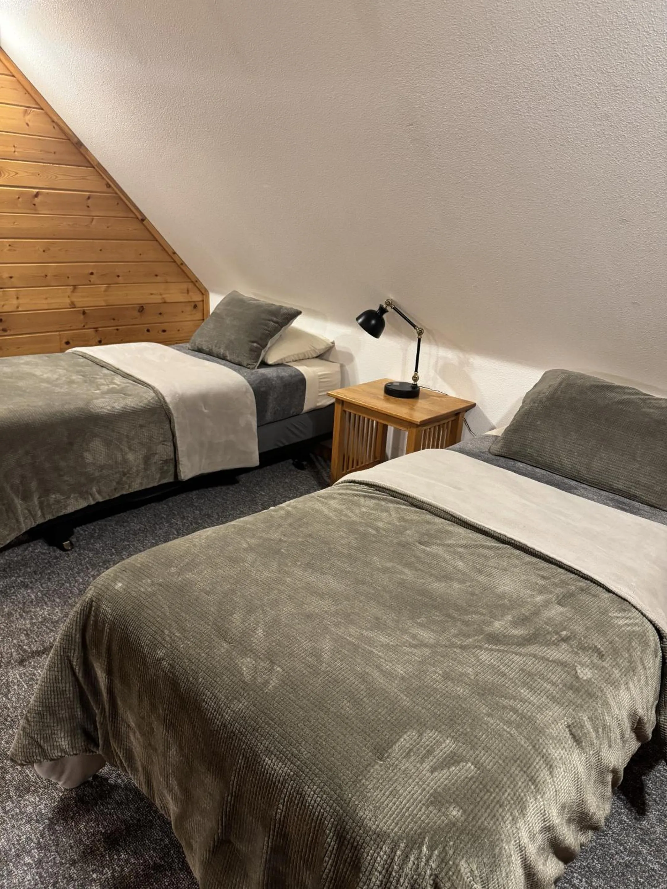 Bedroom, Bed in Susitna River Lodging, Suites