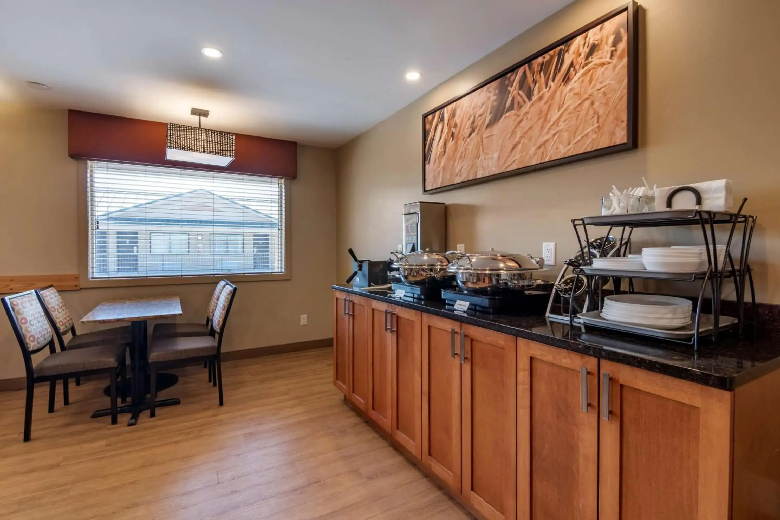 Breakfast in SureStay Plus Hotel by Best Western Salmon Arm Breakfast in SureStay Plus Hotel by Best Western Salmon Arm