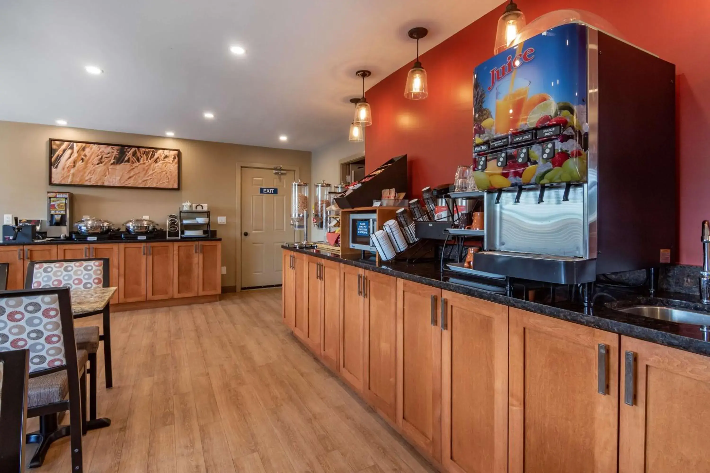 Breakfast in SureStay Plus Hotel by Best Western Salmon Arm Breakfast in SureStay Plus Hotel by Best Western Salmon Arm