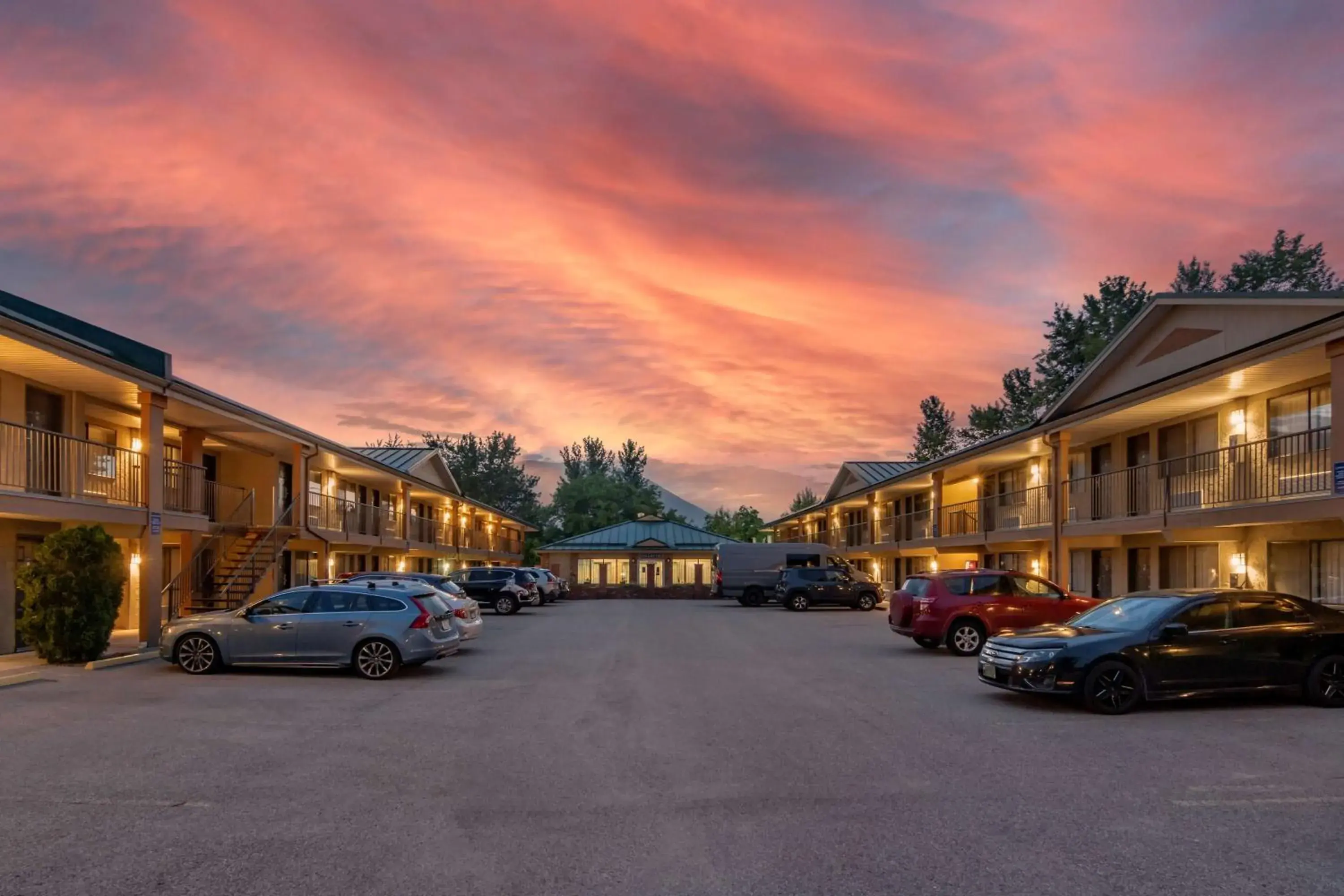 Property building in SureStay Plus Hotel by Best Western Salmon Arm Property building in SureStay Plus Hotel by Best Western Salmon Arm