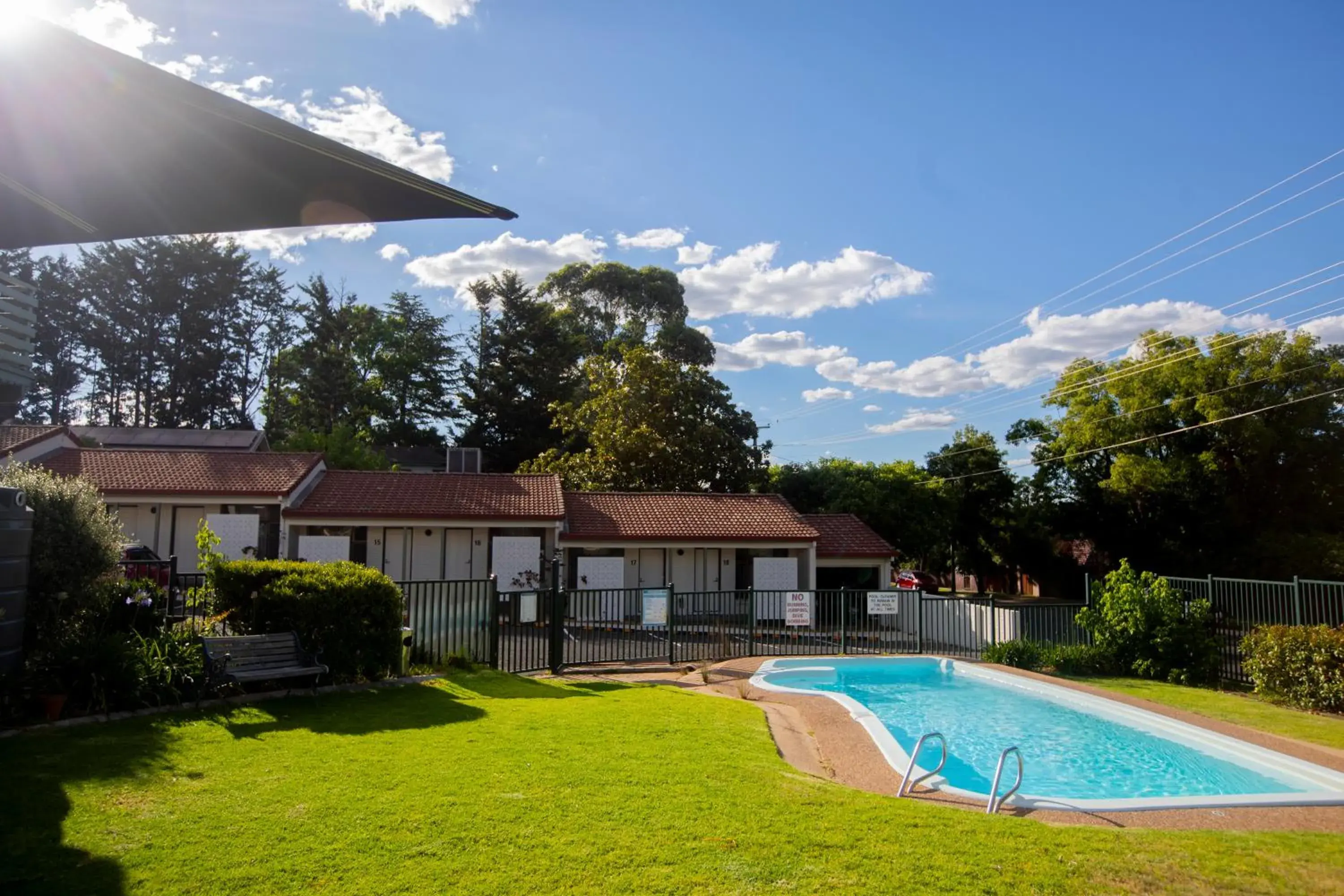 Swimming pool in The Alluna Motel, an Ascend Collection Hotel Swimming pool in The Alluna Motel, an Ascend Collection Hotel