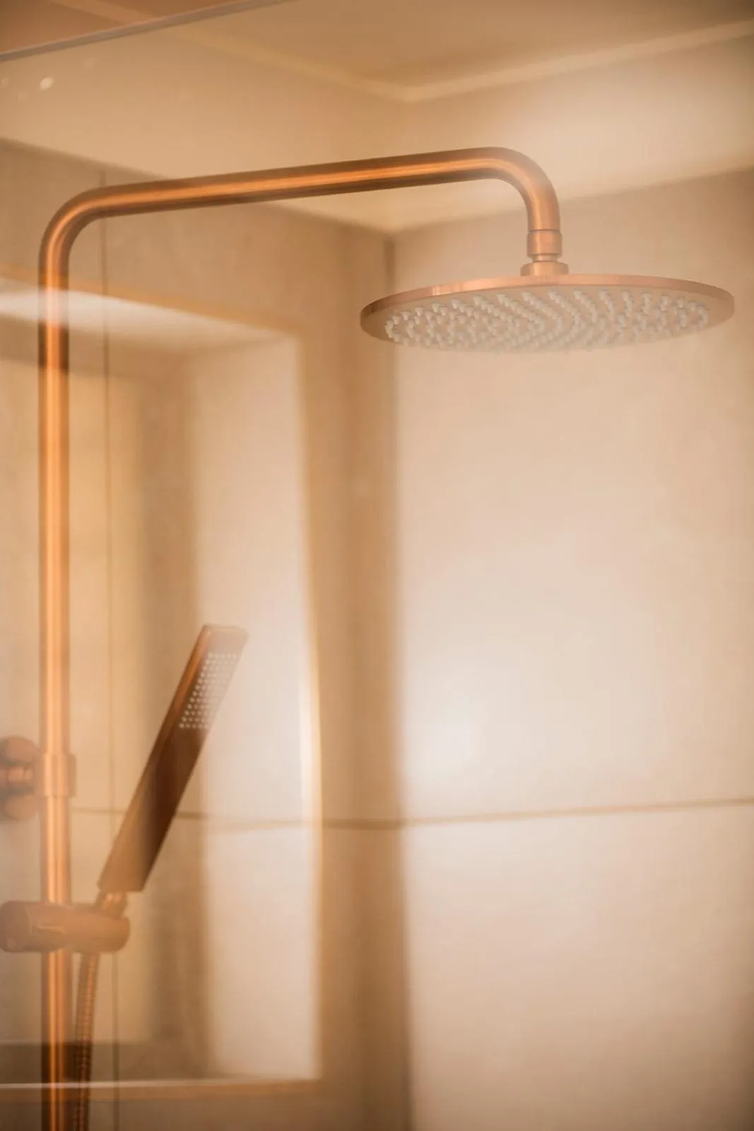 Shower in The Alluna Motel, an Ascend Collection Hotel