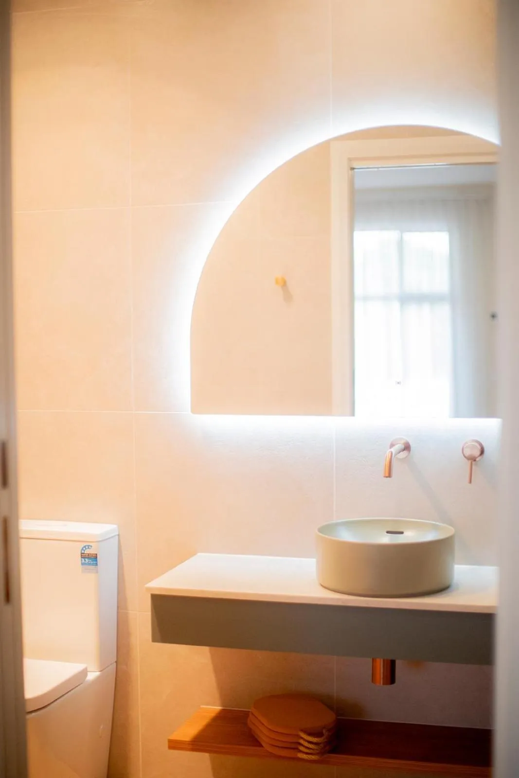 Toilet in The Alluna Motel, an Ascend Collection Hotel