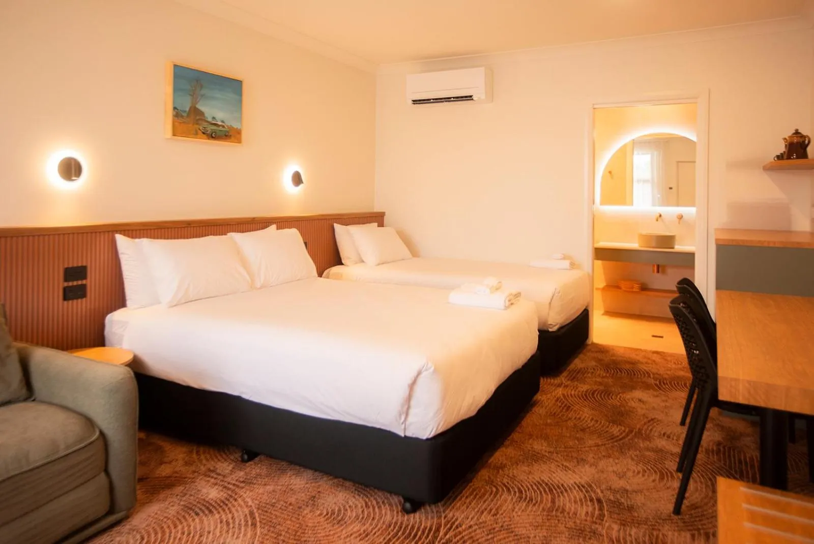 Photo of the whole room, Bed in The Alluna Motel, an Ascend Collection Hotel