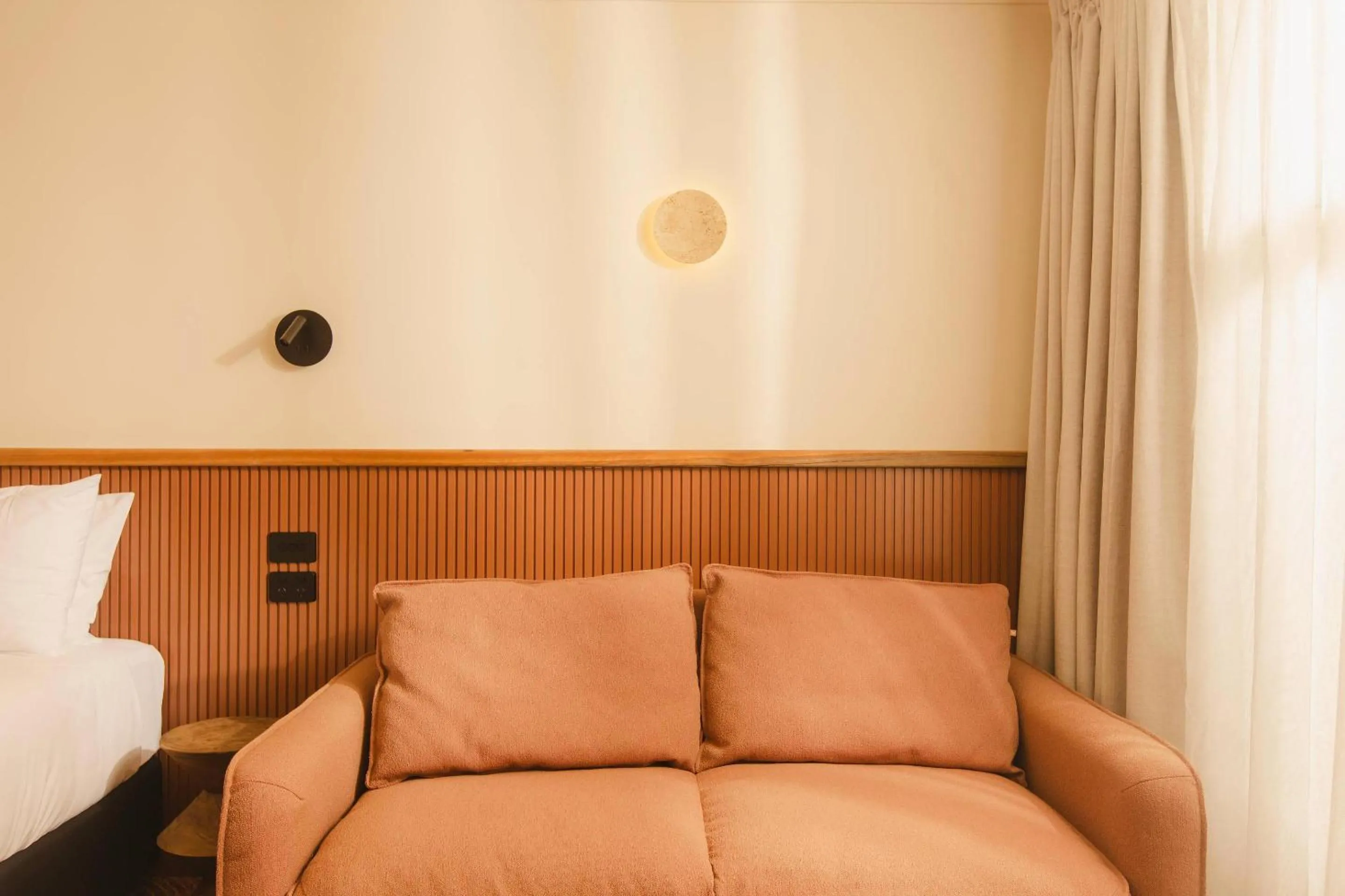 Bedroom, Bed in The Alluna Motel, an Ascend Collection Hotel