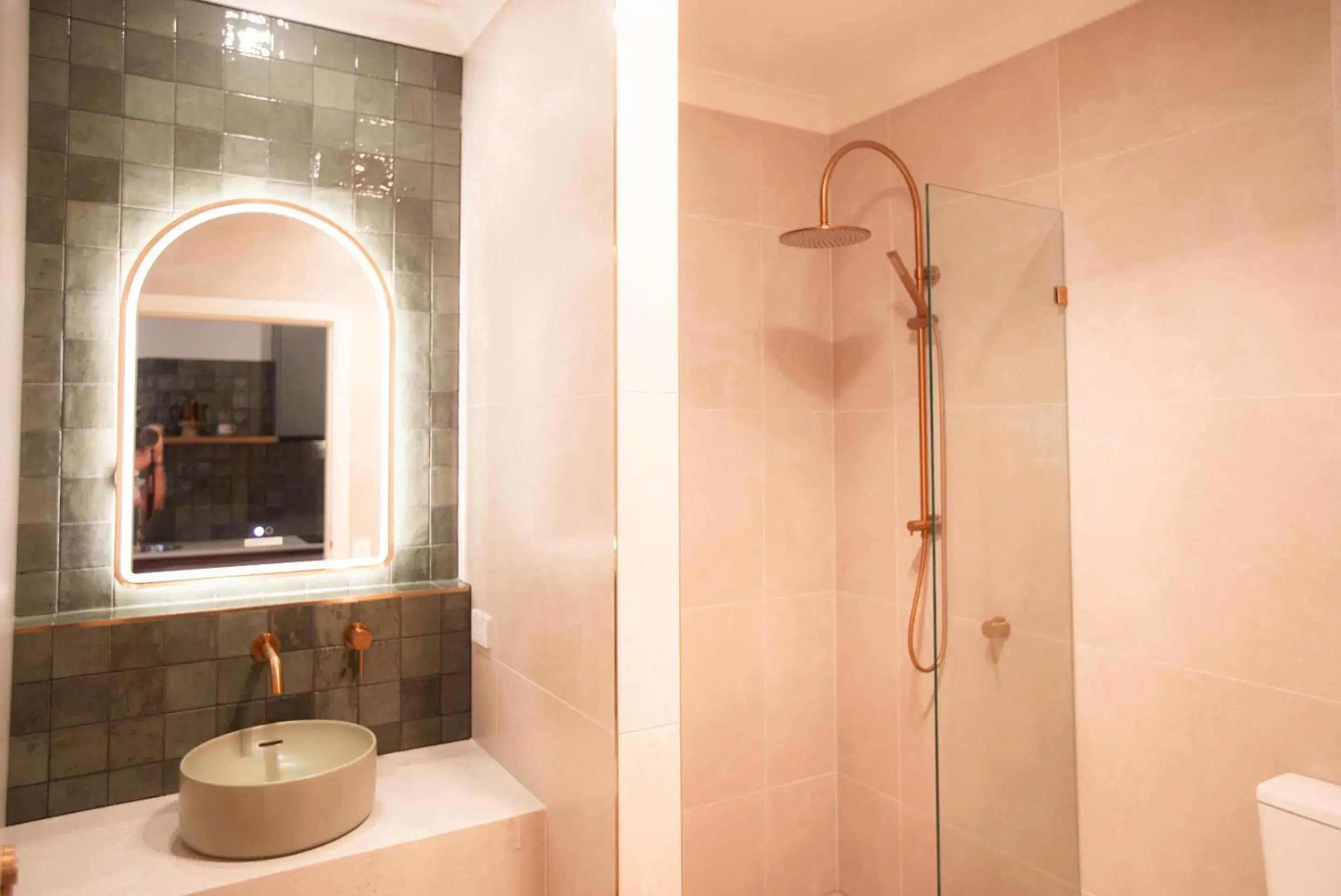 Bedroom in The Alluna Motel, an Ascend Collection Hotel Bedroom in The Alluna Motel, an Ascend Collection Hotel