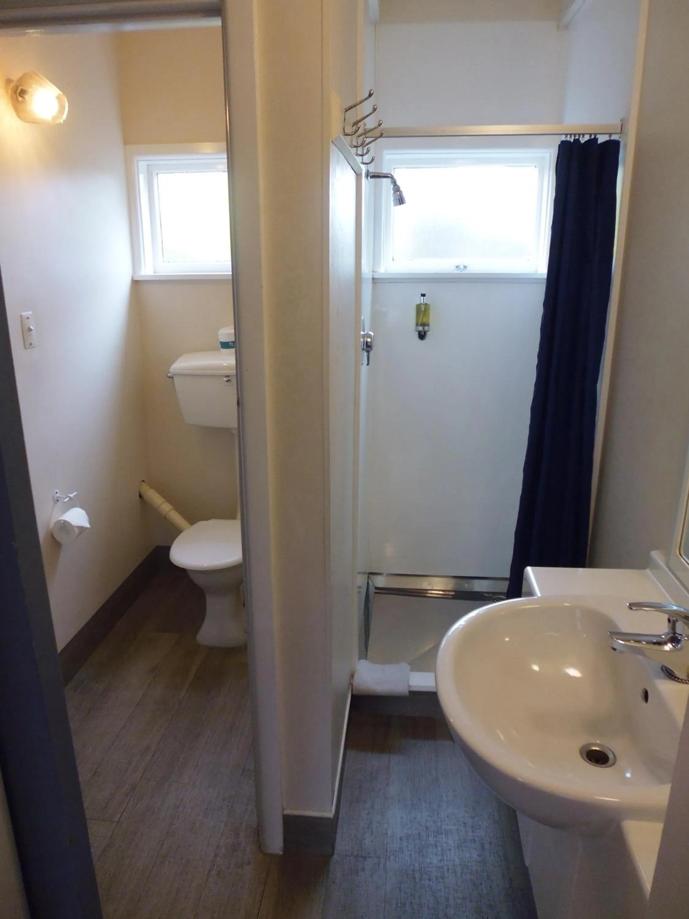 Toilet in Spa Lodge Motel