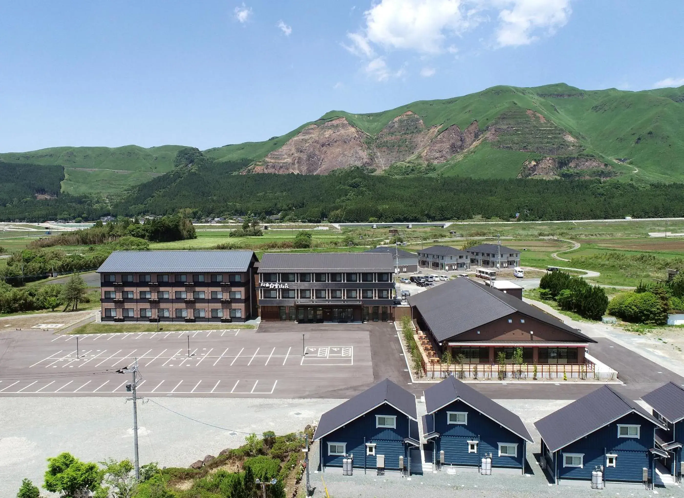 Twin Room with Daikanbo Mountain View - single occupancy in Aso Hakuun Sanso Twin Room with Daikanbo Mountain View - single occupancy in Aso Hakuun Sanso