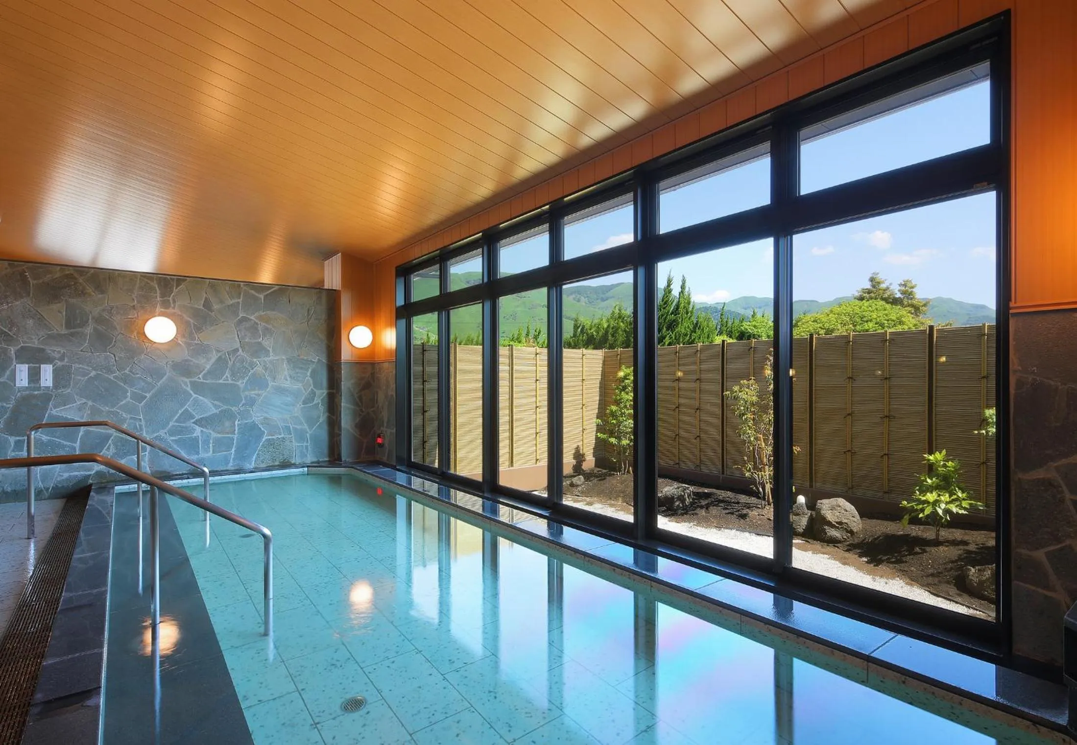 Hot Spring Bath in Aso Hakuun Sanso