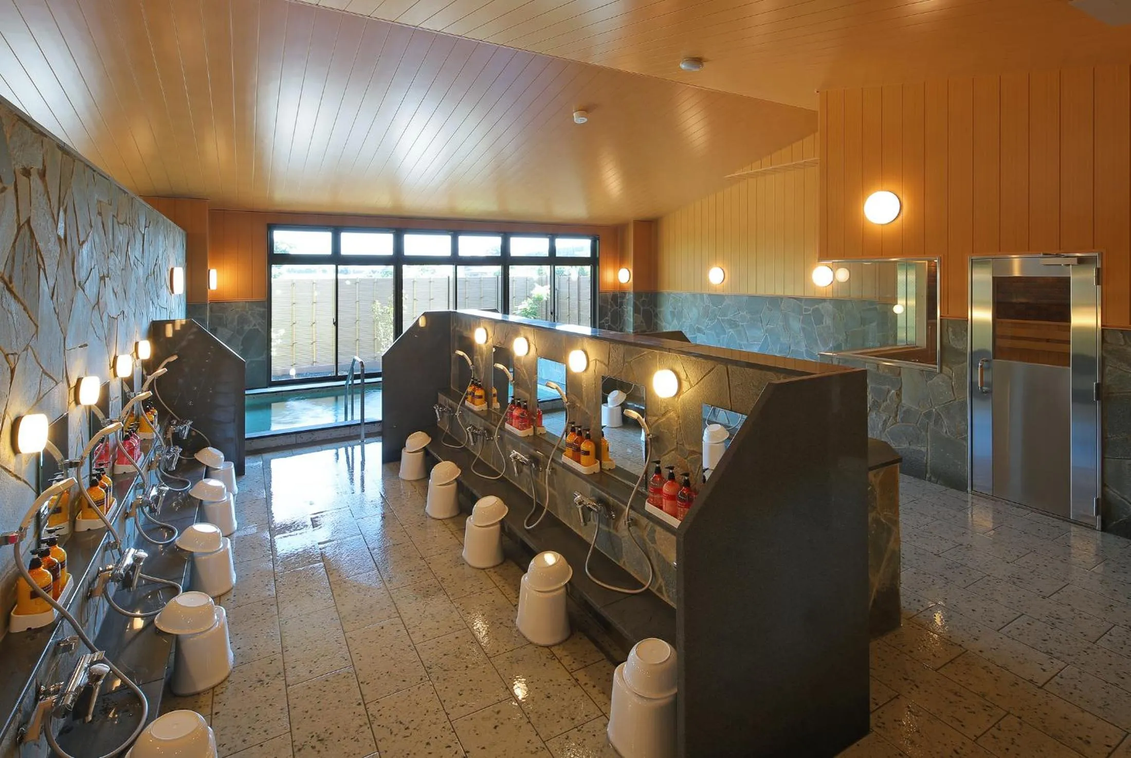 Hot Spring Bath in Aso Hakuun Sanso