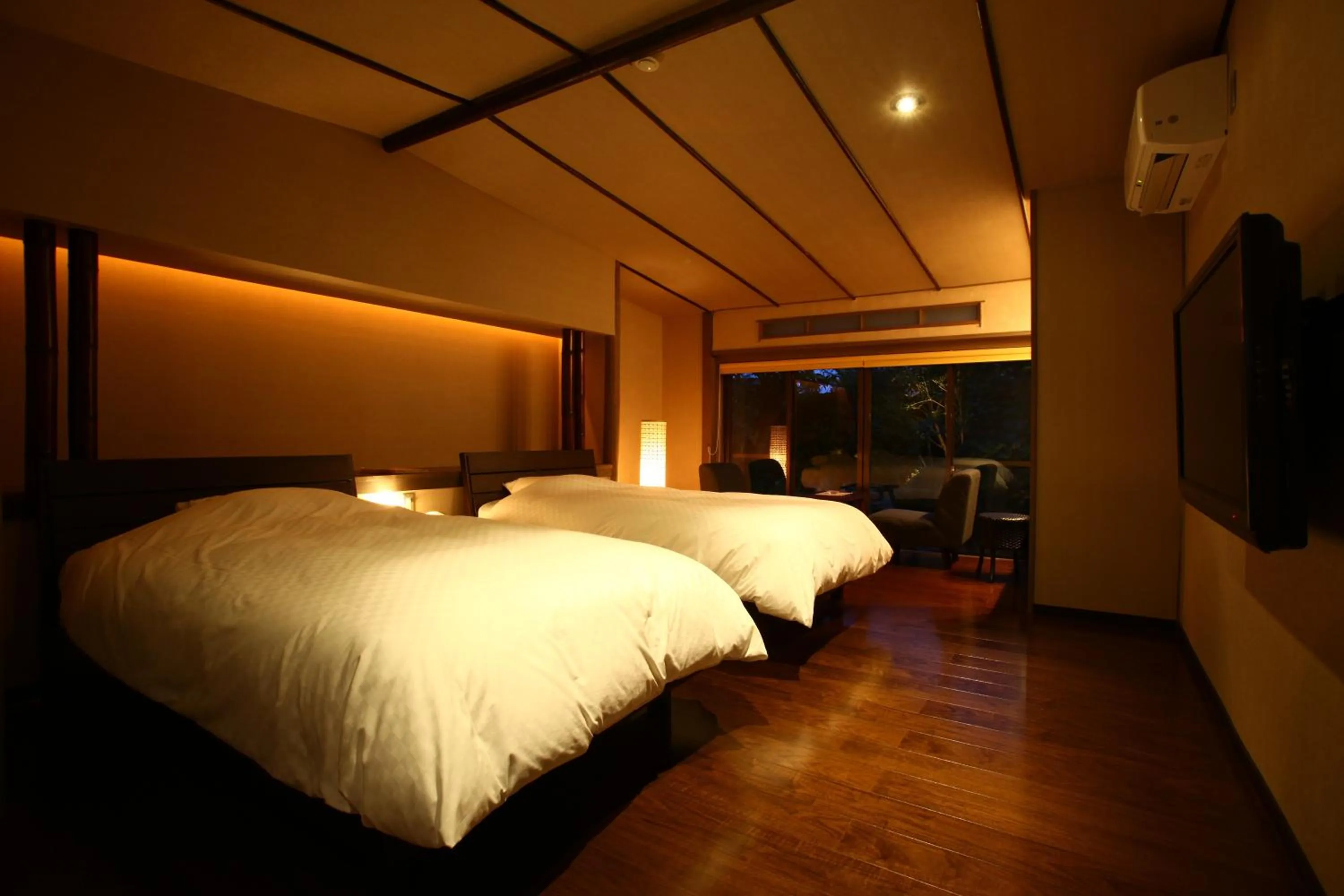 Twin Room with Private External Bathroom in Sozankyo