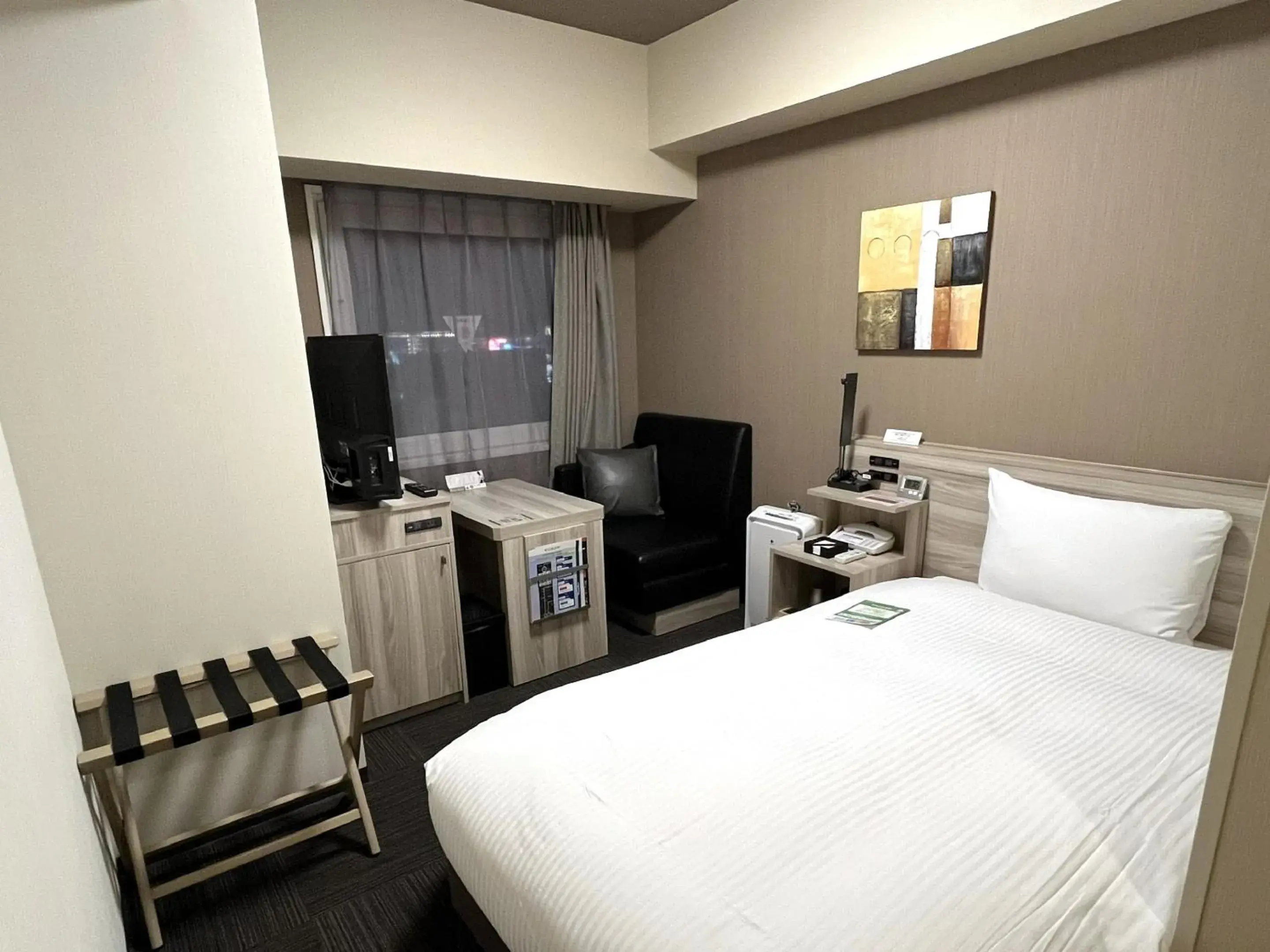 Photo of the whole room, Bed in Hotel Route Inn Takamatsu Yashima Photo of the whole room, Bed in Hotel Route Inn Takamatsu Yashima