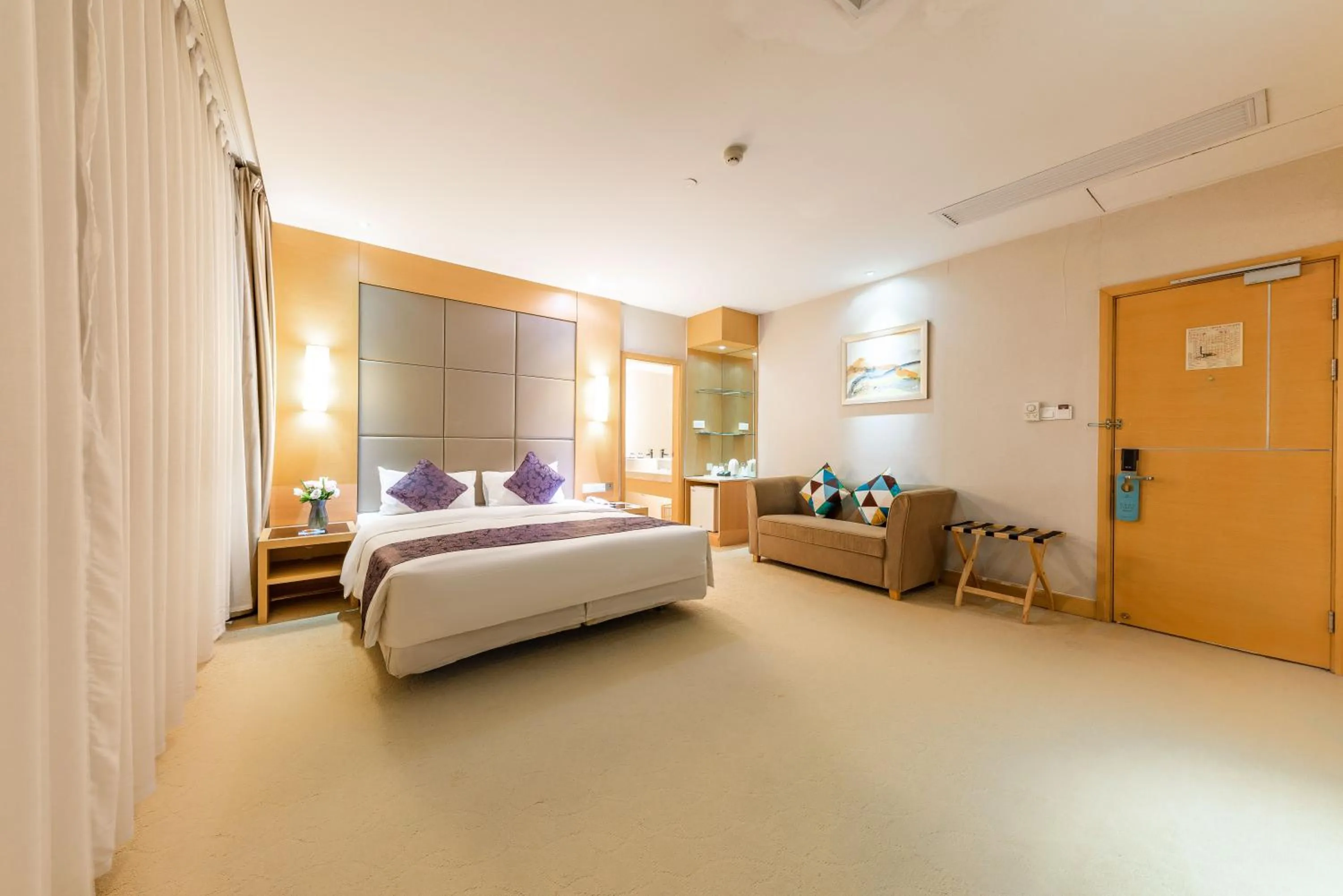 Bed in Dorsett Wuhan