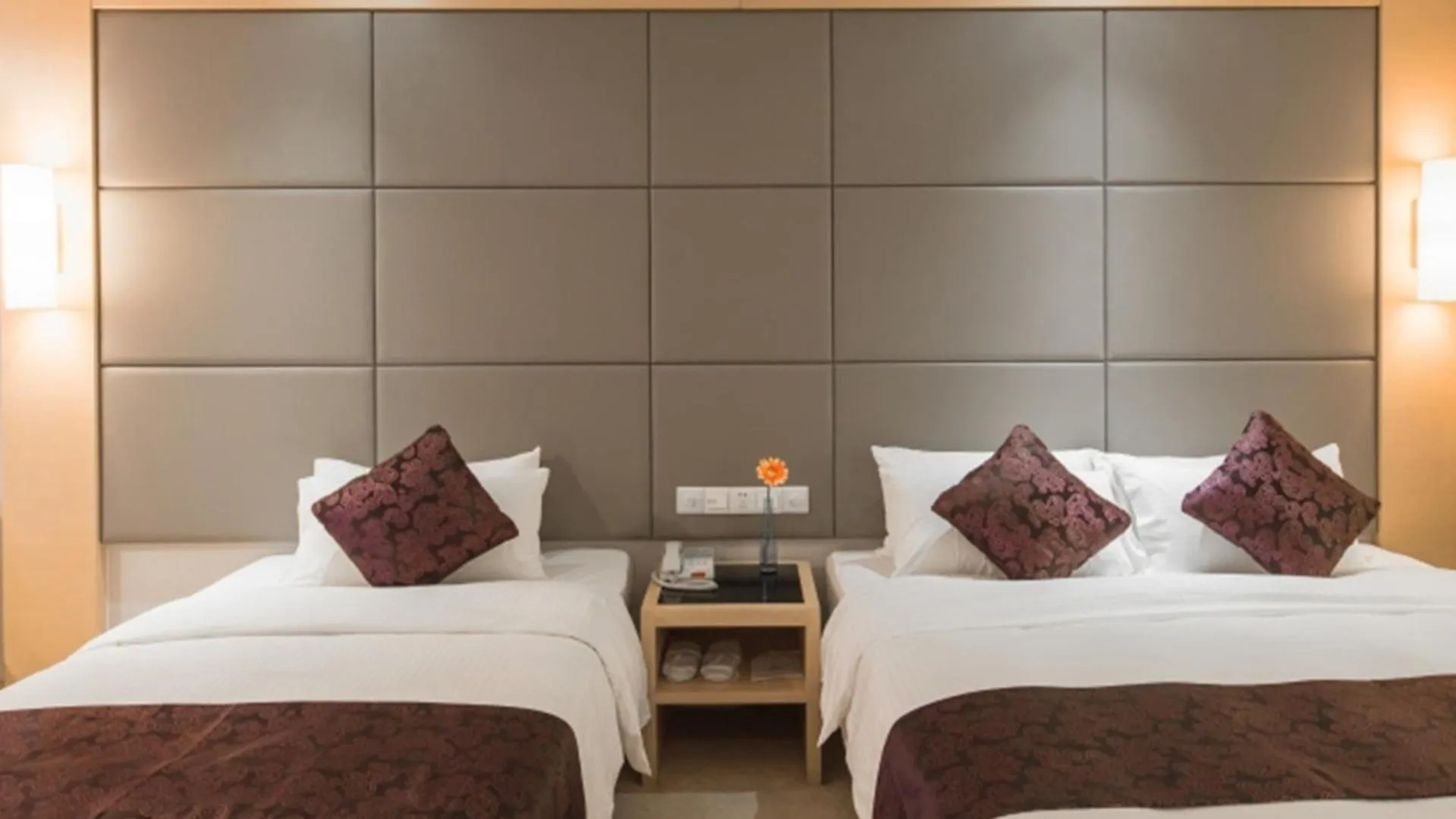 Bed in Dorsett Wuhan