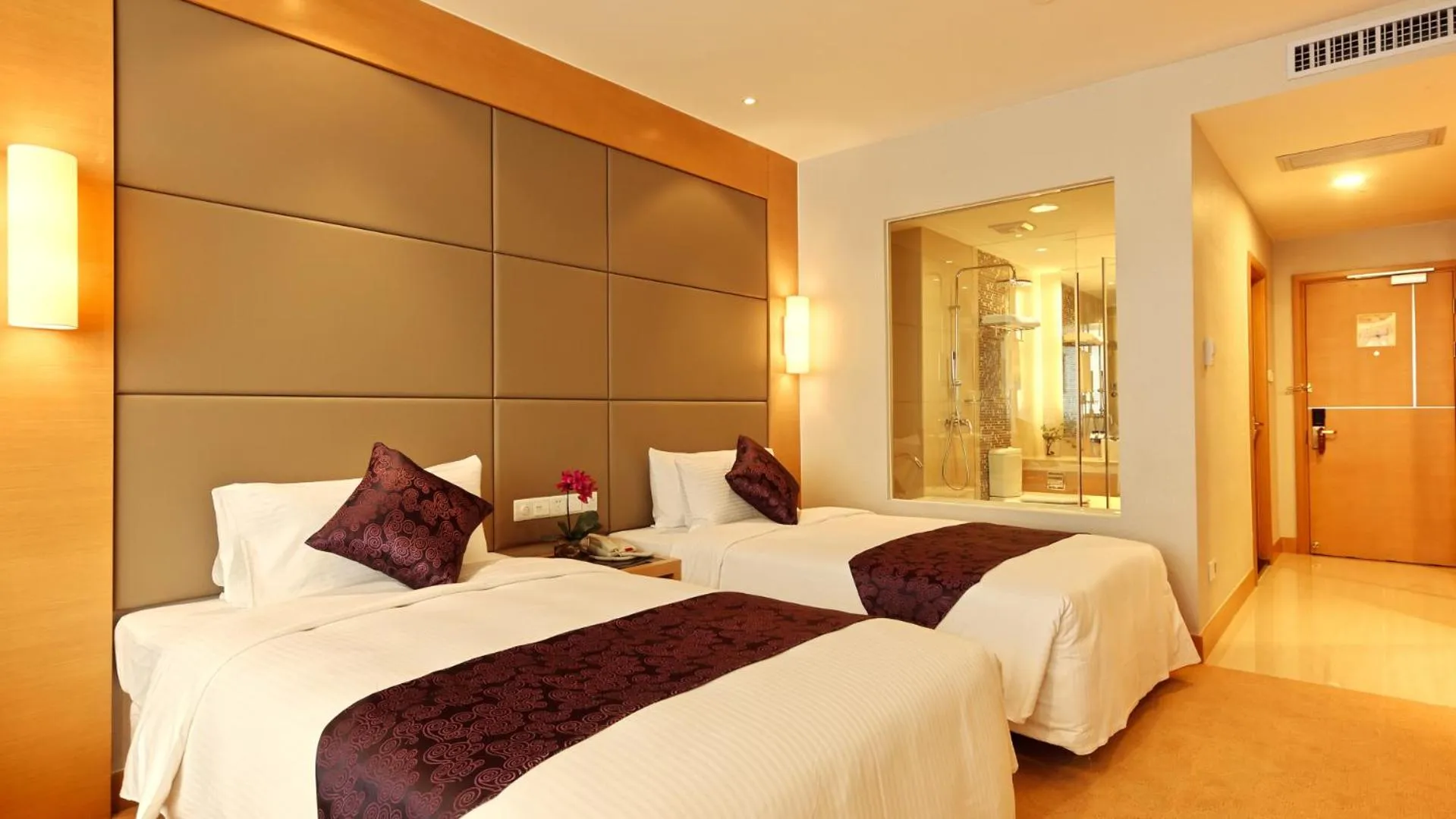 Bed in Dorsett Wuhan