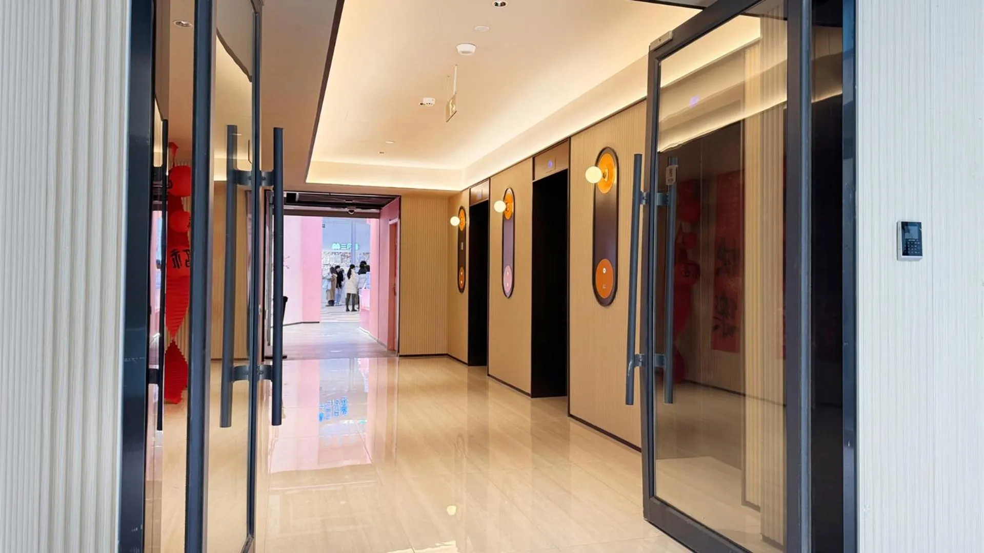 elevator in Dorsett Wuhan