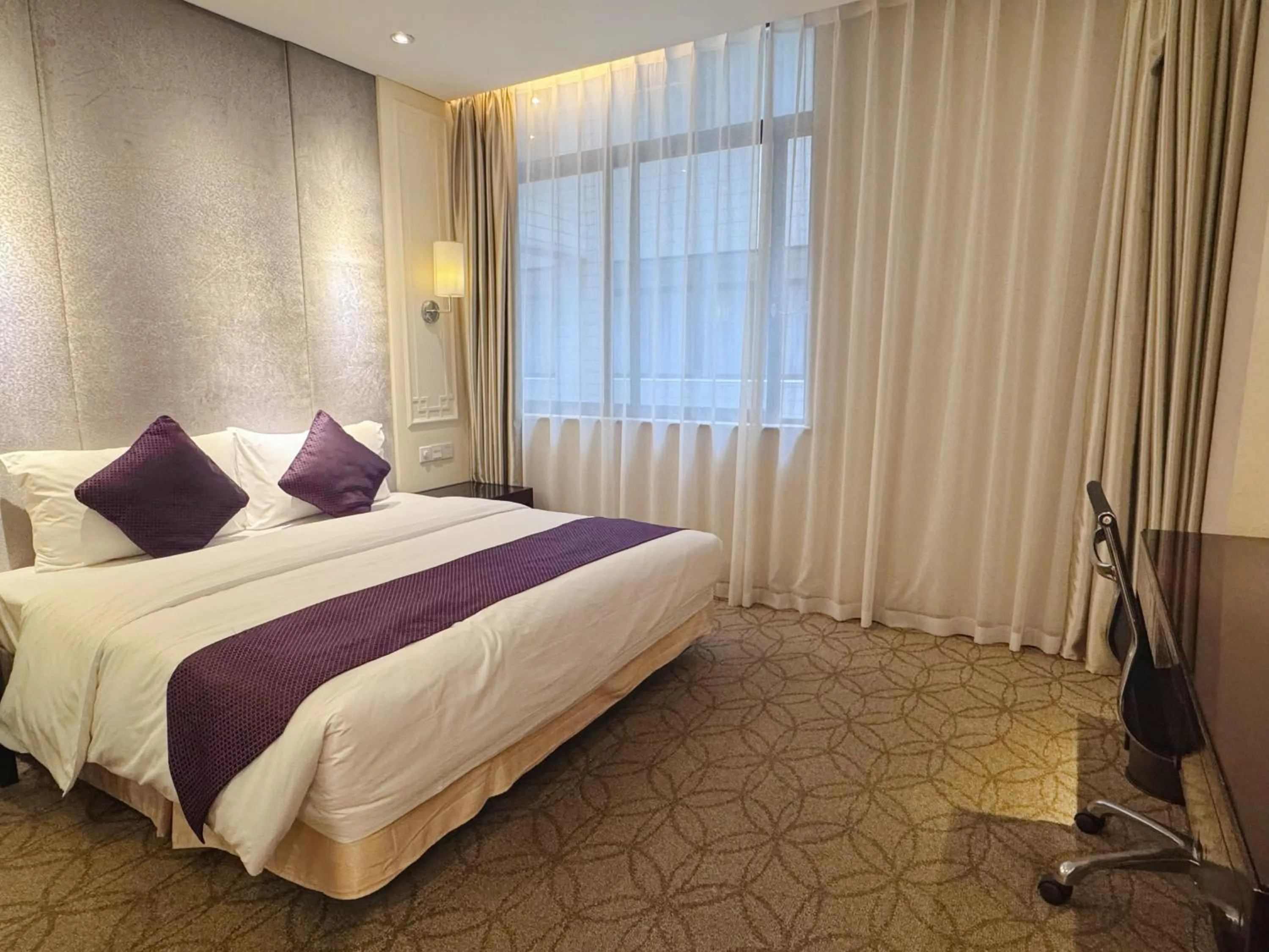 Bed in Dorsett Wuhan