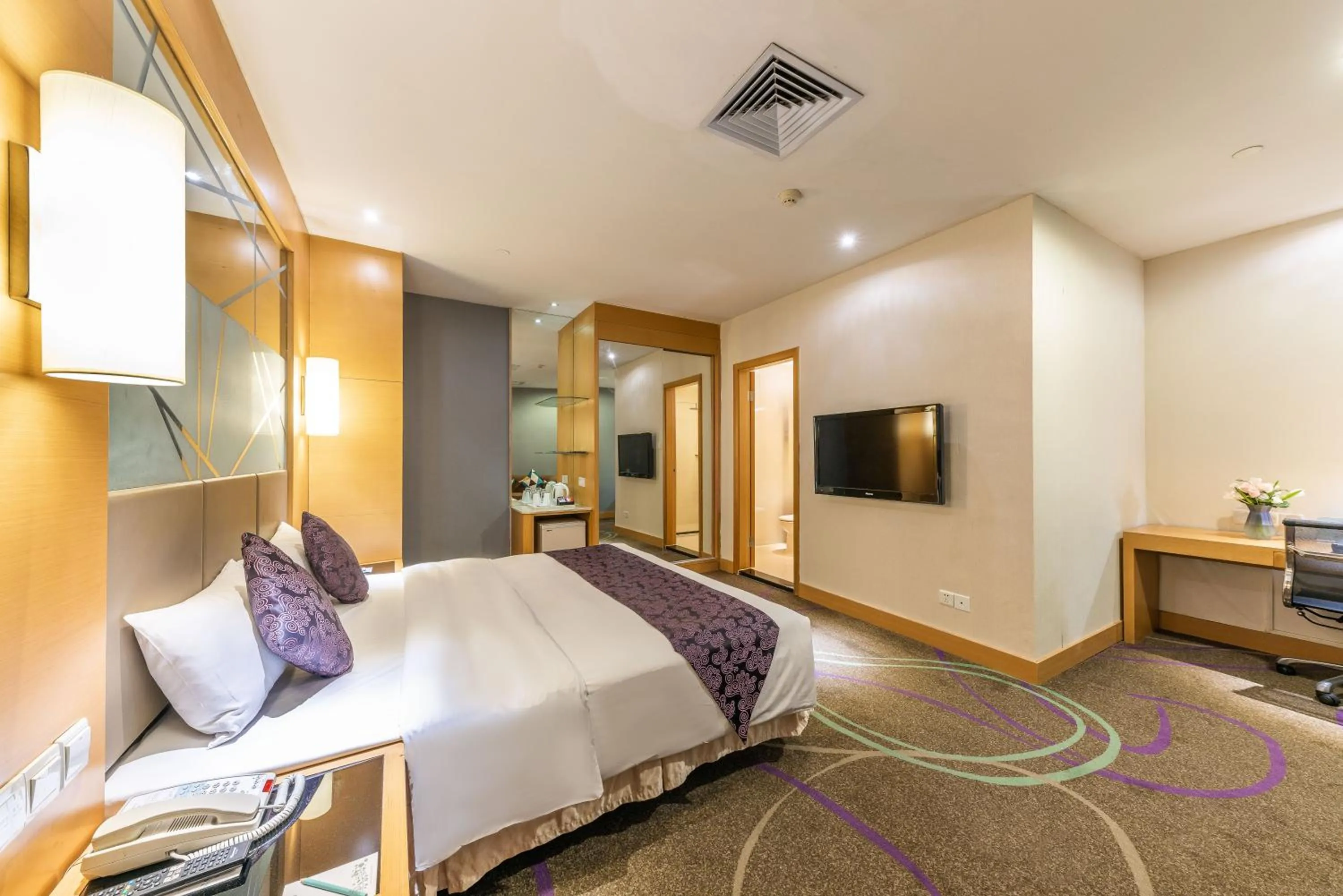 Bed in Dorsett Wuhan