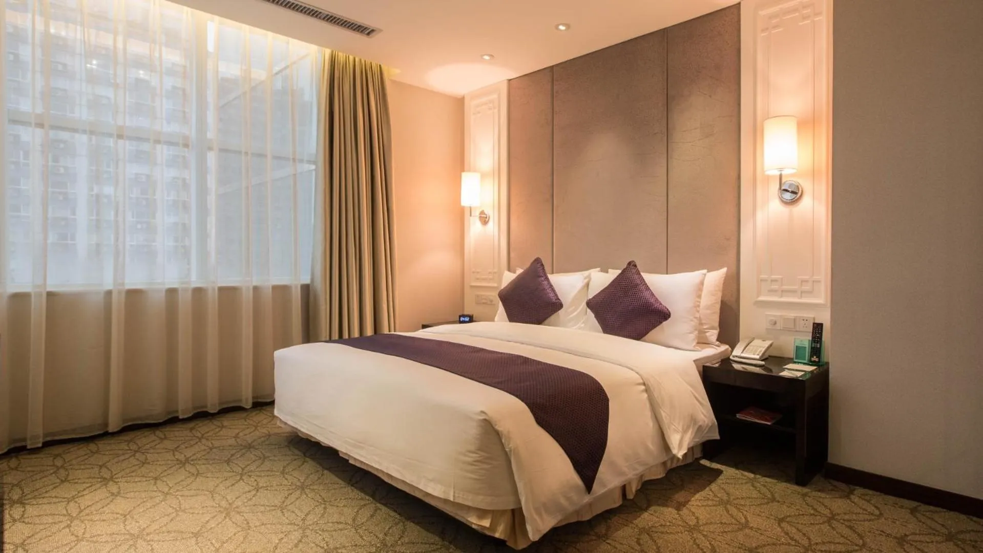 Bed in Dorsett Wuhan