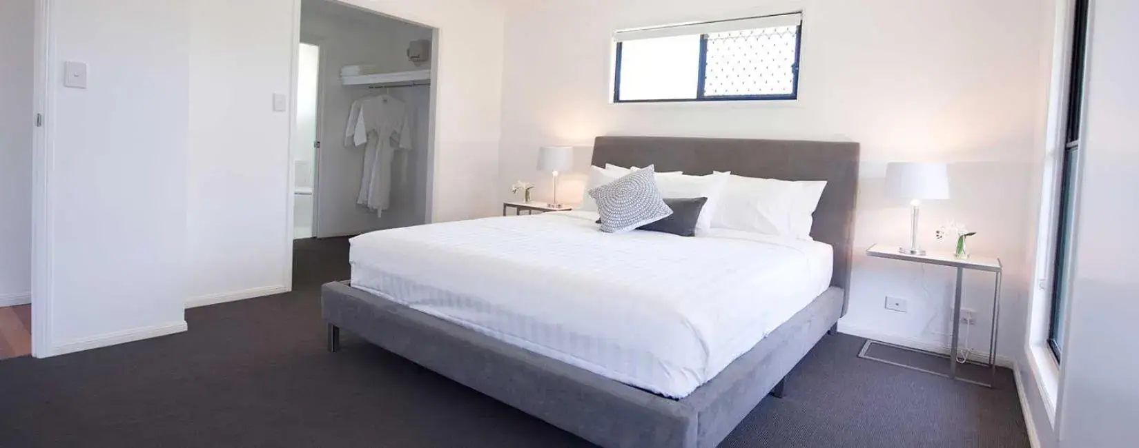 Bedroom, Bed in Sanctuary by Sirromet Bedroom, Bed in Sanctuary by Sirromet