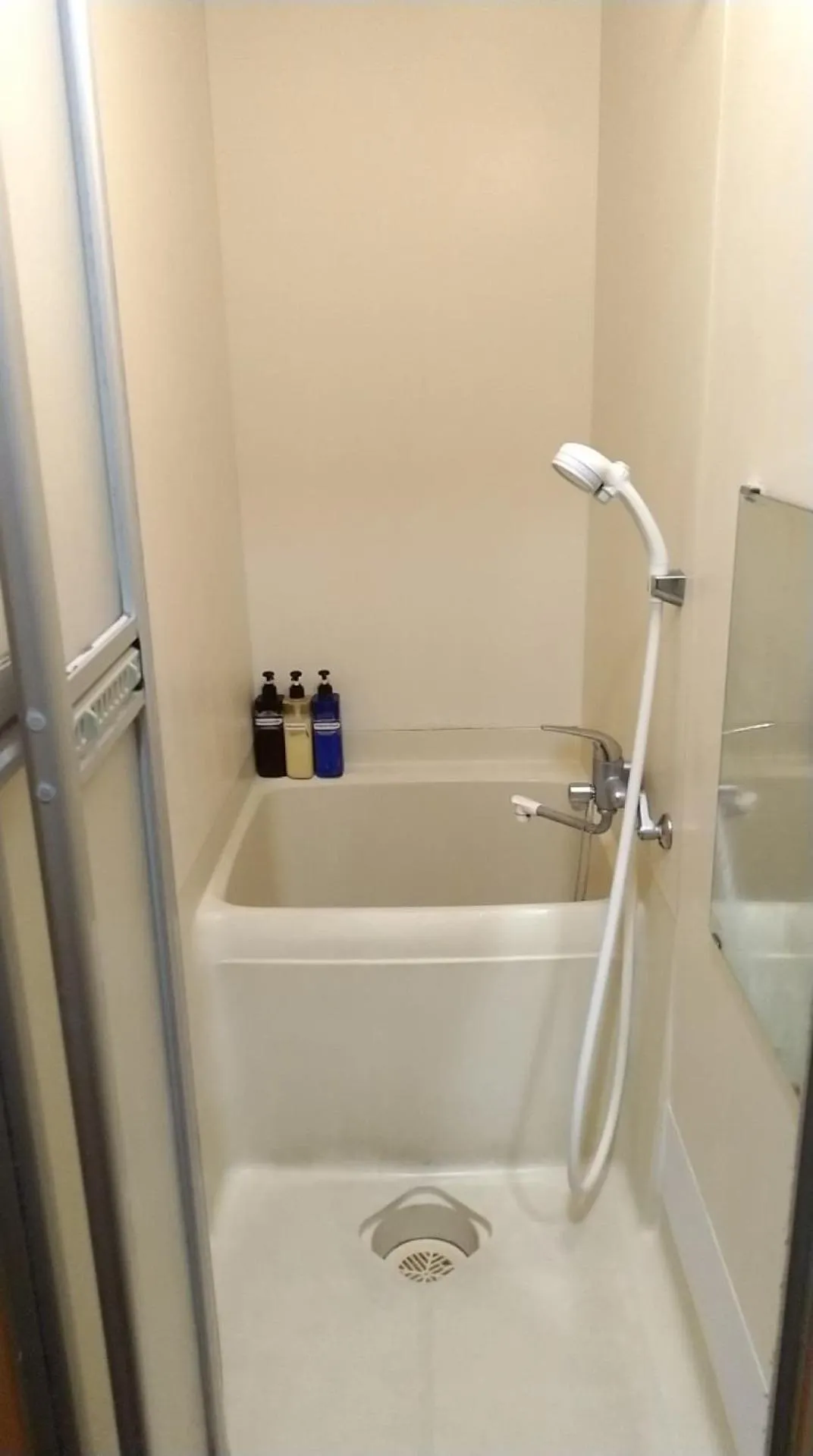 Shower in Peace House Sakura